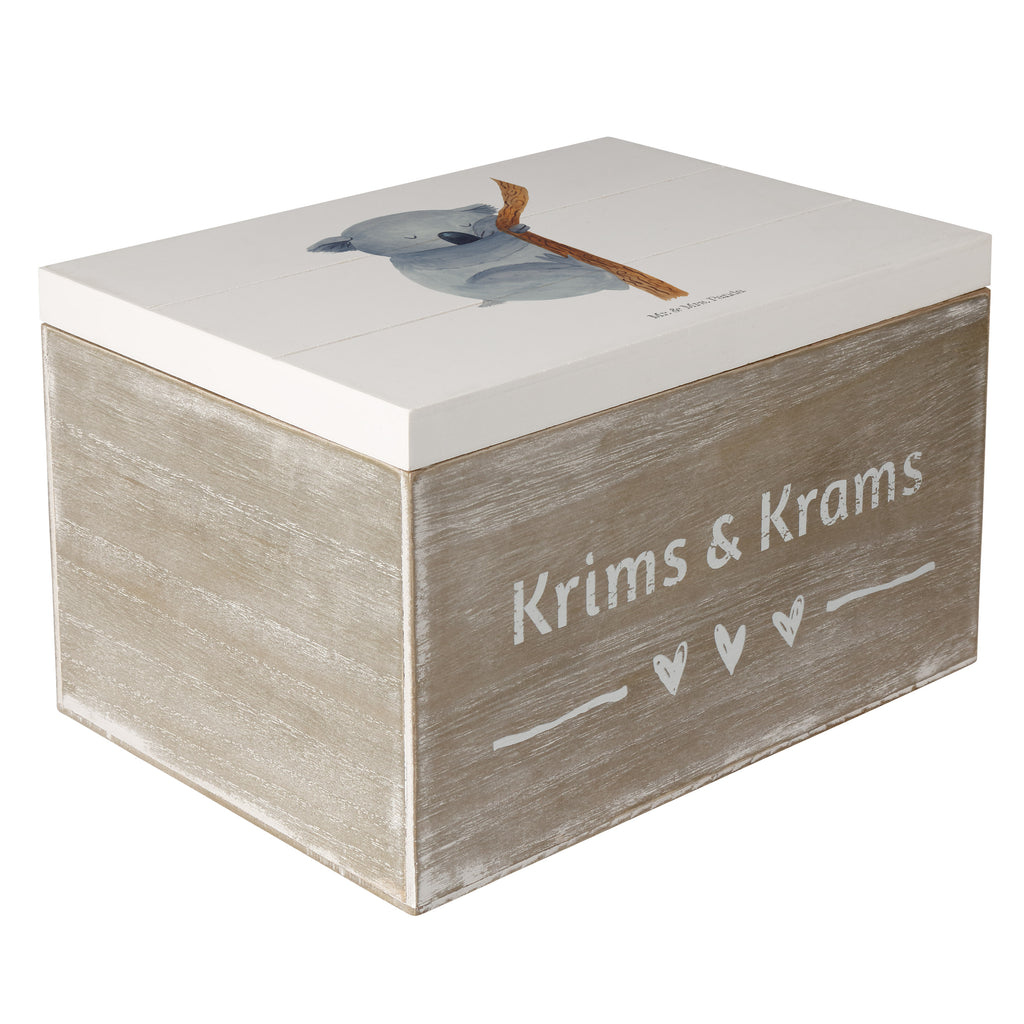 Holzkiste Koalabär Holzkiste, Kiste, Schatzkiste, Truhe, Schatulle, XXL, Erinnerungsbox, Erinnerungskiste, Dekokiste, Aufbewahrungsbox, Tiermotive, Gute Laune, lustige Sprüche, Tiere, Koala, träumen, Traum, schlafen, Schlafzimmer, Traumland, Bär, Koalabär