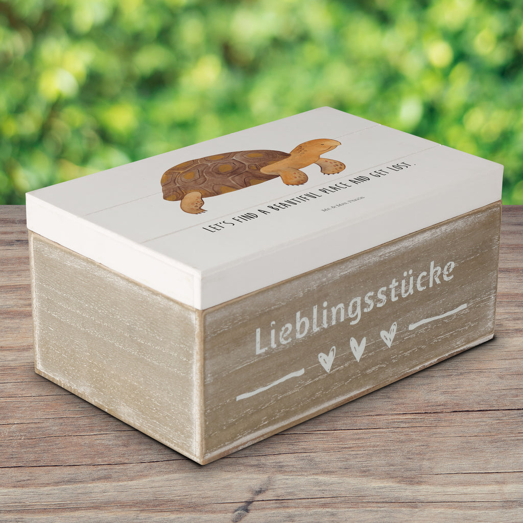 Holzkiste Schildkröte marschiert Holzkiste, Kiste, Schatzkiste, Truhe, Schatulle, XXL, Erinnerungsbox, Erinnerungskiste, Dekokiste, Aufbewahrungsbox, Meerestiere, Meer, Urlaub, Schildkröte, Schildkröten, get lost, Abenteuer, Reiselust, Inspiration, Neustart, Motivation, Lieblingsmensch