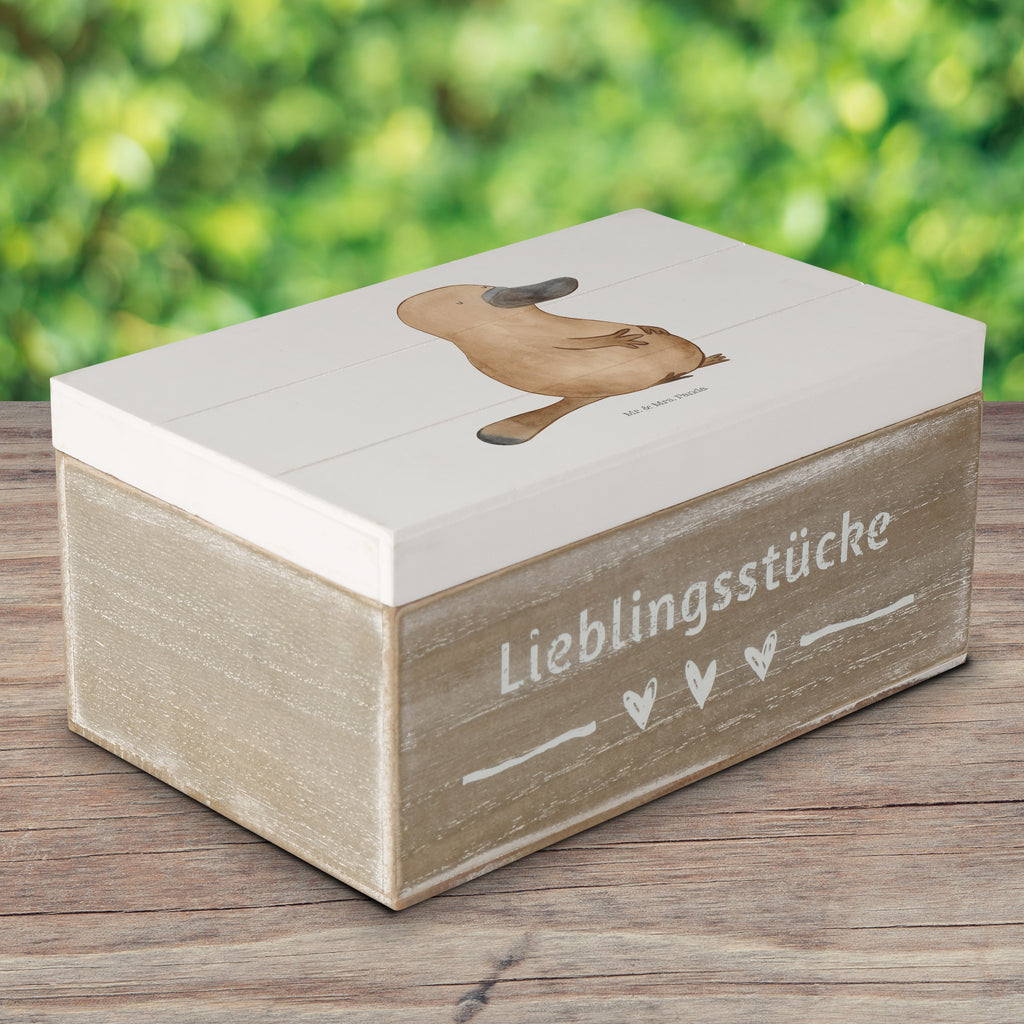 Holzkiste Schnabeltier mutig Holzkiste, Kiste, Schatzkiste, Truhe, Schatulle, XXL, Erinnerungsbox, Erinnerungskiste, Dekokiste, Aufbewahrungsbox, Meerestiere, Meer, Urlaub, Schnabeltier, Mut, mutig, Lebensweisheit, Schnabeltiere, Motivation, Training, Büro, Arbeit, Neuanfang, Neustart, Weltreise, Raodtrip