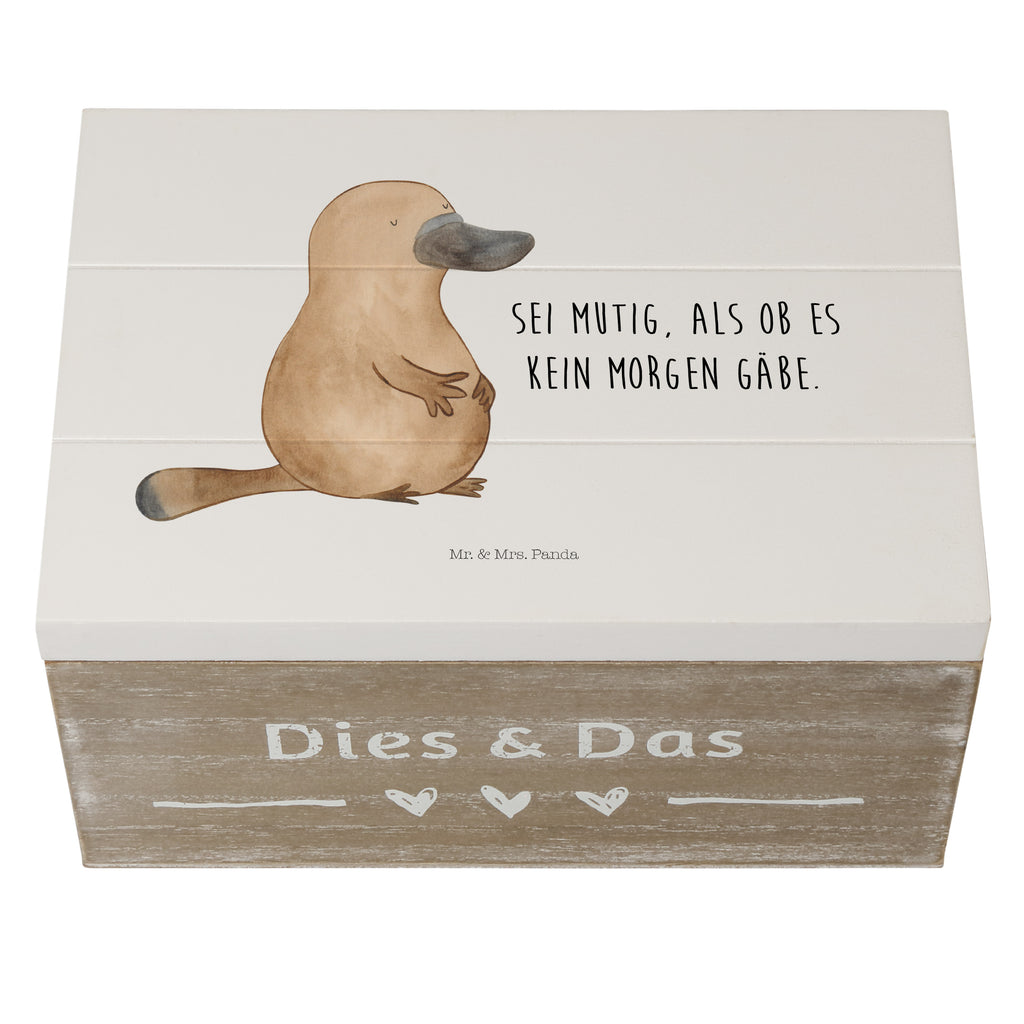 Holzkiste Schnabeltier mutig Holzkiste, Kiste, Schatzkiste, Truhe, Schatulle, XXL, Erinnerungsbox, Erinnerungskiste, Dekokiste, Aufbewahrungsbox, Meerestiere, Meer, Urlaub, Schnabeltier, Mut, mutig, Lebensweisheit, Schnabeltiere, Motivation, Training, Büro, Arbeit, Neuanfang, Neustart, Weltreise, Raodtrip