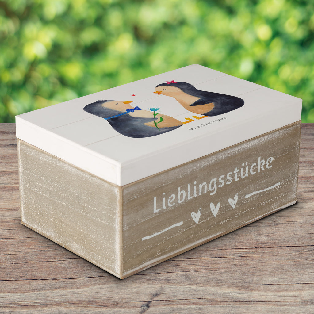 Holzkiste Pinguin Pärchen Holzkiste, Kiste, Schatzkiste, Truhe, Schatulle, XXL, Erinnerungsbox, Erinnerungskiste, Dekokiste, Aufbewahrungsbox, Pinguin, Pinguine, Liebe, Liebespaar, Liebesbeweis, Liebesgeschenk, Verlobung, Jahrestag, Hochzeitstag, Hochzeit, Hochzeitsgeschenk, große Liebe, Traumpaar