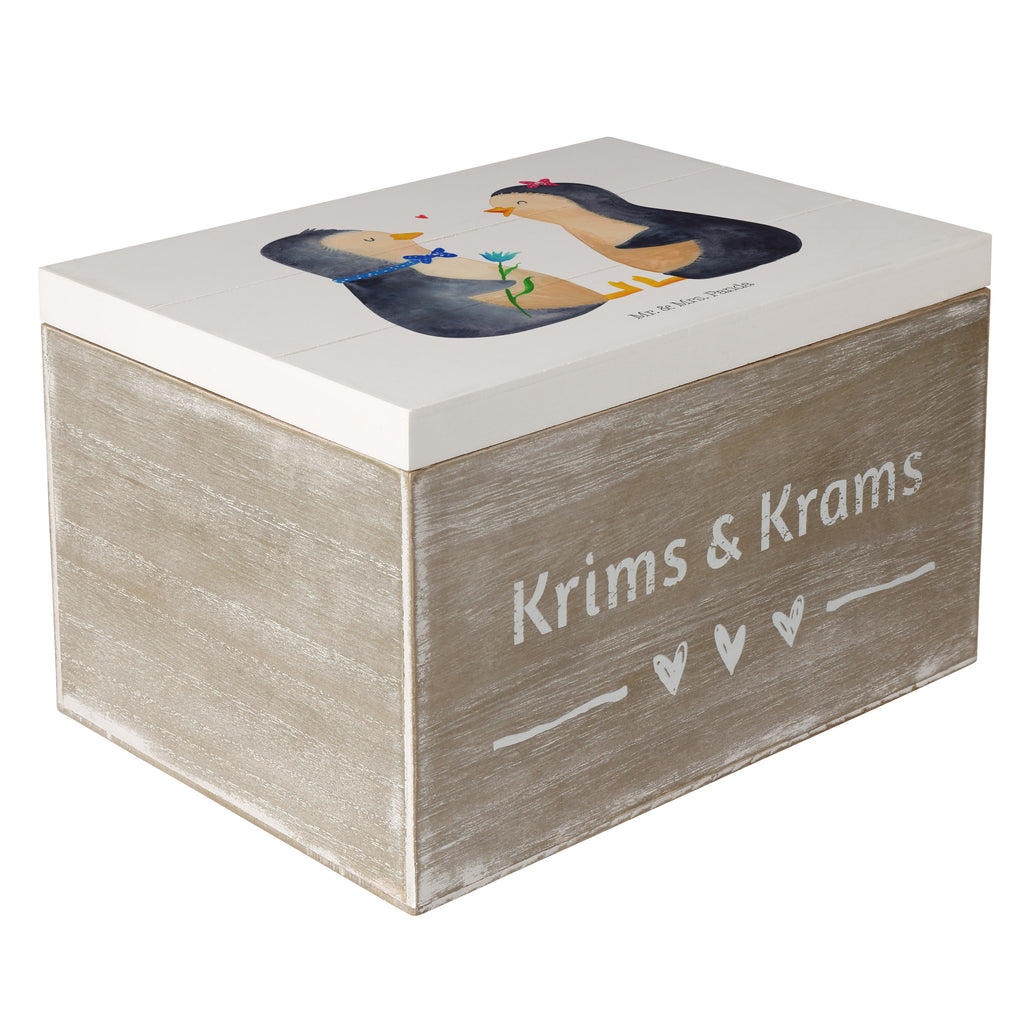 Holzkiste Pinguin Pärchen Holzkiste, Kiste, Schatzkiste, Truhe, Schatulle, XXL, Erinnerungsbox, Erinnerungskiste, Dekokiste, Aufbewahrungsbox, Pinguin, Pinguine, Liebe, Liebespaar, Liebesbeweis, Liebesgeschenk, Verlobung, Jahrestag, Hochzeitstag, Hochzeit, Hochzeitsgeschenk, große Liebe, Traumpaar