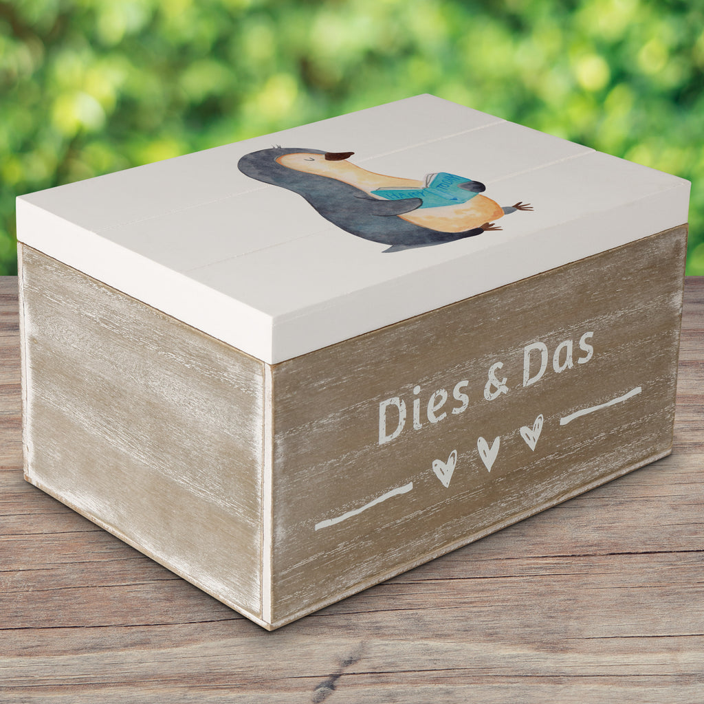 Holzkiste Pinguin Buch Holzkiste, Kiste, Schatzkiste, Truhe, Schatulle, XXL, Erinnerungsbox, Erinnerungskiste, Dekokiste, Aufbewahrungsbox, Pinguin, Pinguine, Buch, Lesen, Bücherwurm, Nichtstun, Faulenzen, Ferien, Urlaub, Freizeit