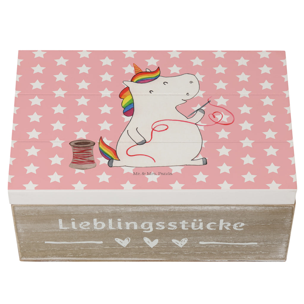 Holzkiste Einhorn Näherin Holzkiste, Kiste, Schatzkiste, Truhe, Schatulle, XXL, Erinnerungsbox, Erinnerungskiste, Dekokiste, Aufbewahrungsbox, Einhorn, Einhörner, Einhorn Deko, Pegasus, Unicorn, Näherin, nähen, Mädchen, Freundin, Häkeln, Stricken, basteln, Nähzimmer