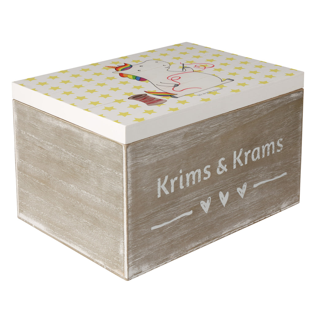 Holzkiste Einhorn Näherin Holzkiste, Kiste, Schatzkiste, Truhe, Schatulle, XXL, Erinnerungsbox, Erinnerungskiste, Dekokiste, Aufbewahrungsbox, Einhorn, Einhörner, Einhorn Deko, Pegasus, Unicorn, Näherin, nähen, Mädchen, Freundin, Häkeln, Stricken, basteln, Nähzimmer