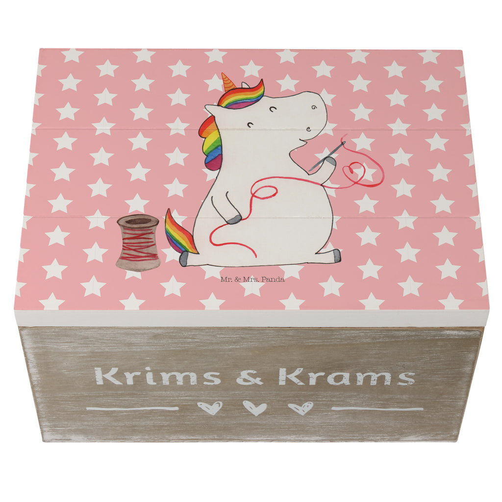Holzkiste Einhorn Näherin Holzkiste, Kiste, Schatzkiste, Truhe, Schatulle, XXL, Erinnerungsbox, Erinnerungskiste, Dekokiste, Aufbewahrungsbox, Einhorn, Einhörner, Einhorn Deko, Pegasus, Unicorn, Näherin, nähen, Mädchen, Freundin, Häkeln, Stricken, basteln, Nähzimmer