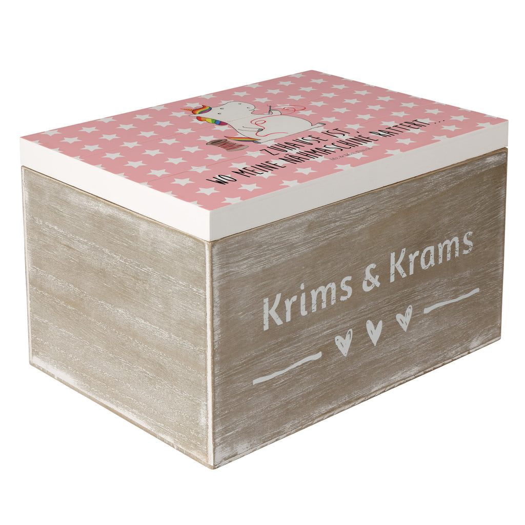 Holzkiste Einhorn Näherin Holzkiste, Kiste, Schatzkiste, Truhe, Schatulle, XXL, Erinnerungsbox, Erinnerungskiste, Dekokiste, Aufbewahrungsbox, Einhorn, Einhörner, Einhorn Deko, Pegasus, Unicorn, Näherin, nähen, Mädchen, Freundin, Häkeln, Stricken, basteln, Nähzimmer