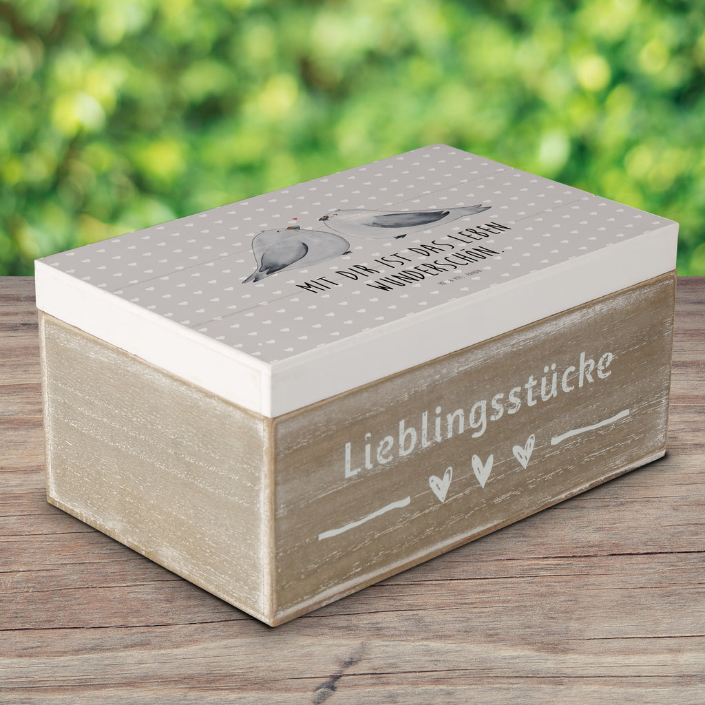 Holzkiste Turteltauben Liebe Holzkiste, Kiste, Schatzkiste, Truhe, Schatulle, XXL, Erinnerungsbox, Erinnerungskiste, Dekokiste, Aufbewahrungsbox, Liebe, Partner, Freund, Freundin, Ehemann, Ehefrau, Heiraten, Verlobung, Heiratsantrag, Liebesgeschenk, Jahrestag, Hocheitstag, Turteltauben, Turteltäubchen, Tauben, Verliebt, Verlobt, Verheiratet, Geschenk Freundin, Geschenk Freund, Liebesbeweis, Hochzeitstag, Geschenk Hochzeit