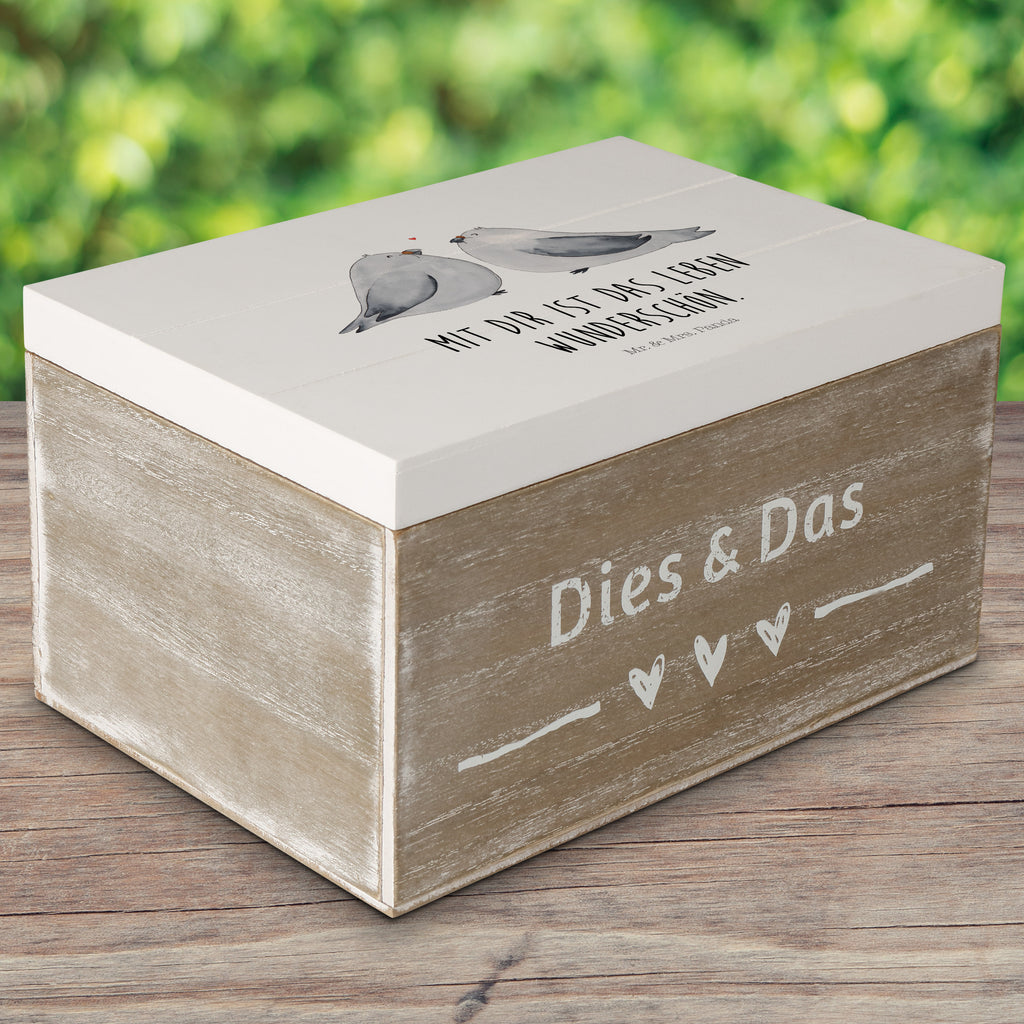 Holzkiste Turteltauben Liebe Holzkiste, Kiste, Schatzkiste, Truhe, Schatulle, XXL, Erinnerungsbox, Erinnerungskiste, Dekokiste, Aufbewahrungsbox, Liebe, Partner, Freund, Freundin, Ehemann, Ehefrau, Heiraten, Verlobung, Heiratsantrag, Liebesgeschenk, Jahrestag, Hocheitstag, Turteltauben, Turteltäubchen, Tauben, Verliebt, Verlobt, Verheiratet, Geschenk Freundin, Geschenk Freund, Liebesbeweis, Hochzeitstag, Geschenk Hochzeit