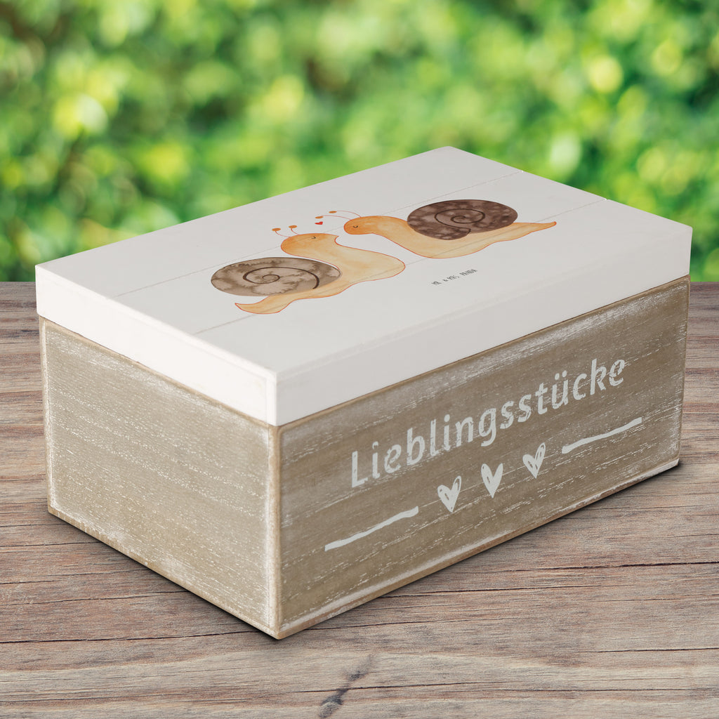Holzkiste Schnecken Liebe Holzkiste, Kiste, Schatzkiste, Truhe, Schatulle, XXL, Erinnerungsbox, Erinnerungskiste, Dekokiste, Aufbewahrungsbox, Liebe, Partner, Freund, Freundin, Ehemann, Ehefrau, Heiraten, Verlobung, Heiratsantrag, Liebesgeschenk, Jahrestag, Hocheitstag