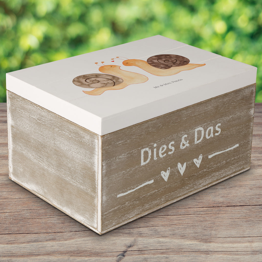 Holzkiste Schnecken Liebe Holzkiste, Kiste, Schatzkiste, Truhe, Schatulle, XXL, Erinnerungsbox, Erinnerungskiste, Dekokiste, Aufbewahrungsbox, Liebe, Partner, Freund, Freundin, Ehemann, Ehefrau, Heiraten, Verlobung, Heiratsantrag, Liebesgeschenk, Jahrestag, Hocheitstag