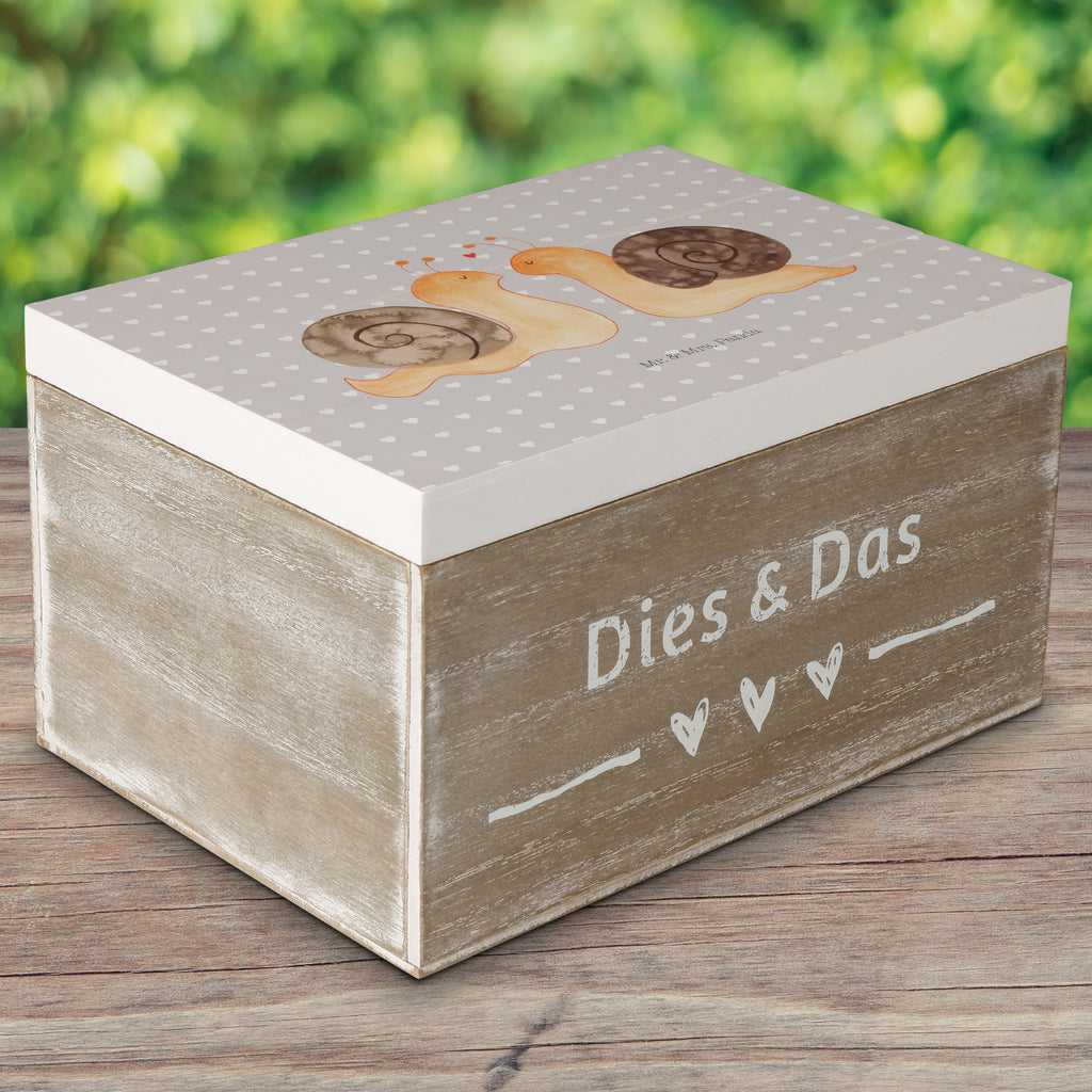 Holzkiste Schnecken Liebe Holzkiste, Kiste, Schatzkiste, Truhe, Schatulle, XXL, Erinnerungsbox, Erinnerungskiste, Dekokiste, Aufbewahrungsbox, Liebe, Partner, Freund, Freundin, Ehemann, Ehefrau, Heiraten, Verlobung, Heiratsantrag, Liebesgeschenk, Jahrestag, Hocheitstag
