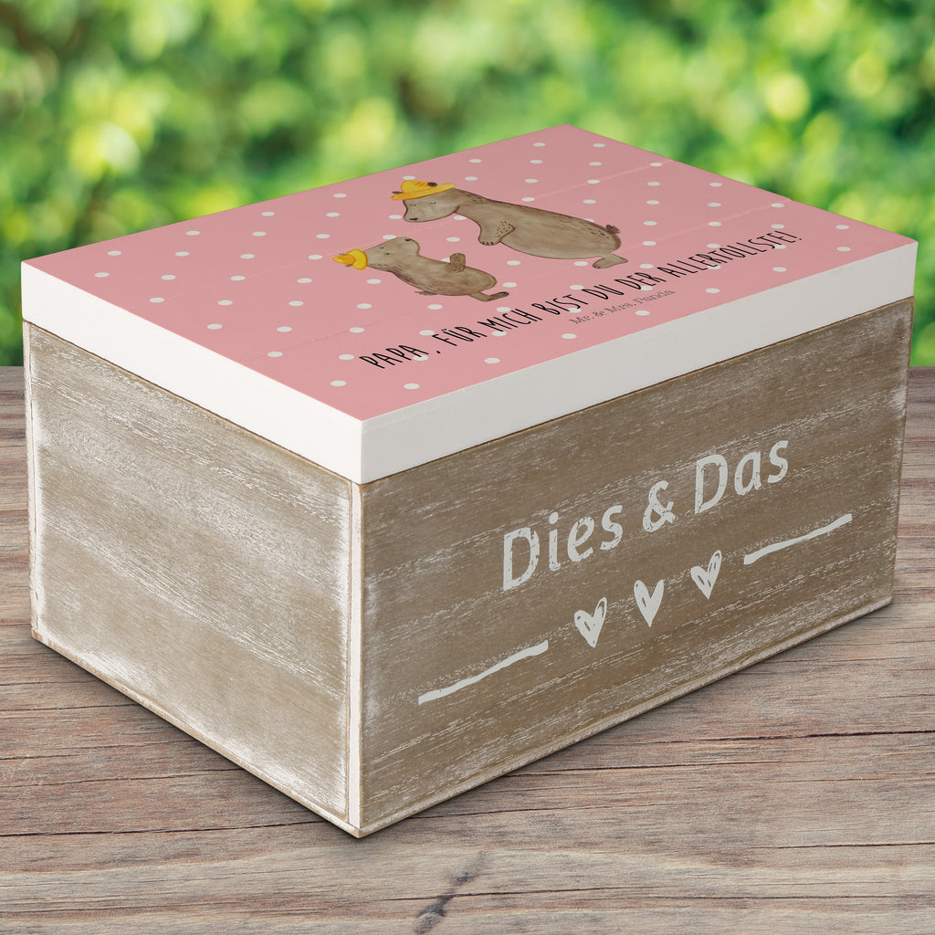 Holzkiste Bären mit Hut Holzkiste, Kiste, Schatzkiste, Truhe, Schatulle, XXL, Erinnerungsbox, Erinnerungskiste, Dekokiste, Aufbewahrungsbox, Familie, Vatertag, Muttertag, Bruder, Schwester, Mama, Papa, Oma, Opa, Bär, Bären, Vater, Papi, Paps, Dad, Daddy, Lieblingsmensch, Sohn, Söhne, Kind, Kinder, Vater-Sohn, Family, Vorbild