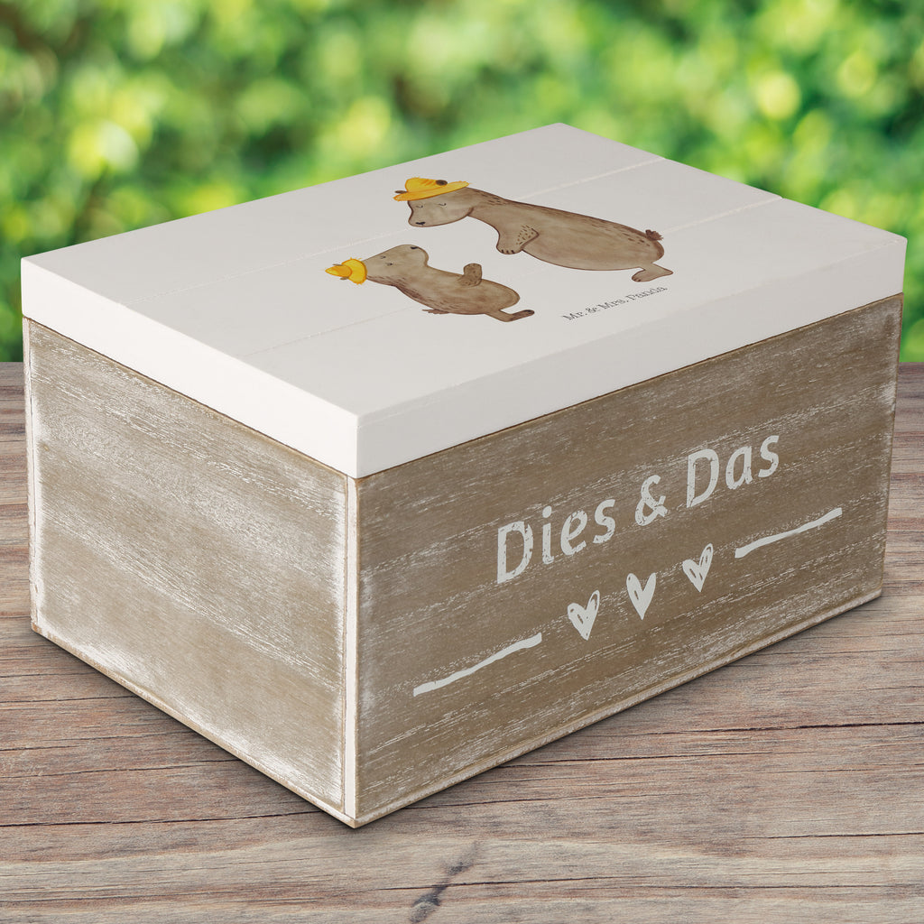 Holzkiste Bären mit Hut Holzkiste, Kiste, Schatzkiste, Truhe, Schatulle, XXL, Erinnerungsbox, Erinnerungskiste, Dekokiste, Aufbewahrungsbox, Familie, Vatertag, Muttertag, Bruder, Schwester, Mama, Papa, Oma, Opa, Bär, Bären, Vater, Papi, Paps, Dad, Daddy, Lieblingsmensch, Sohn, Söhne, Kind, Kinder, Vater-Sohn, Family, Vorbild