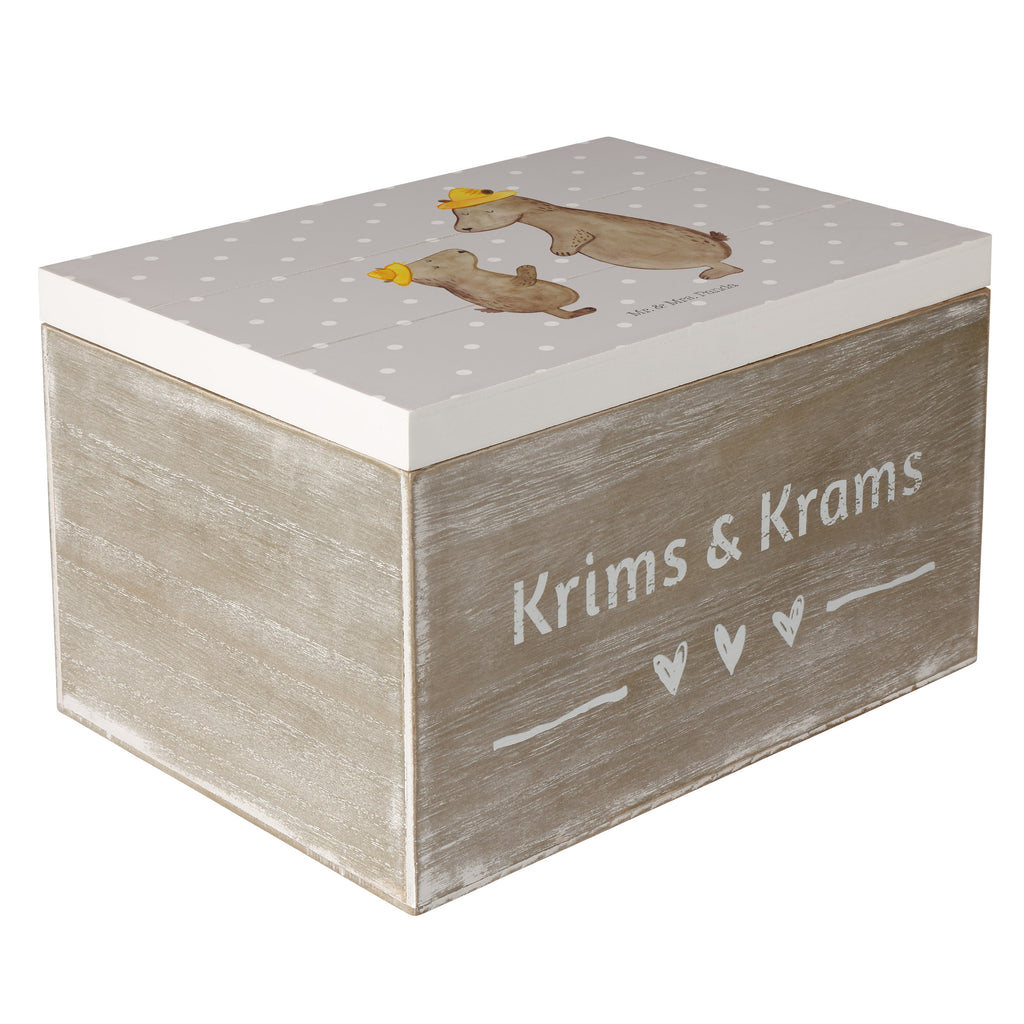 Holzkiste Bären mit Hut Holzkiste, Kiste, Schatzkiste, Truhe, Schatulle, XXL, Erinnerungsbox, Erinnerungskiste, Dekokiste, Aufbewahrungsbox, Familie, Vatertag, Muttertag, Bruder, Schwester, Mama, Papa, Oma, Opa, Bär, Bären, Vater, Papi, Paps, Dad, Daddy, Lieblingsmensch, Sohn, Söhne, Kind, Kinder, Vater-Sohn, Family, Vorbild