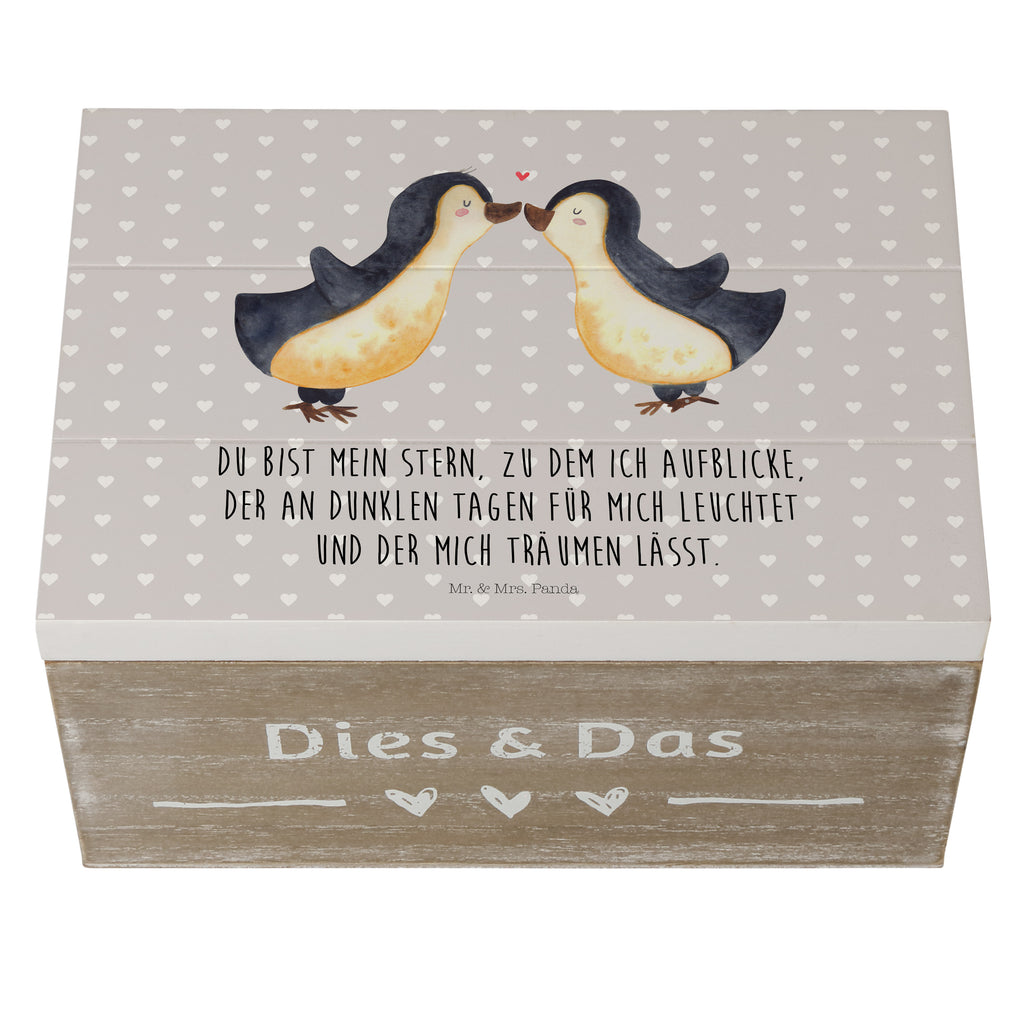 Holzkiste Pinguin Liebe Holzkiste, Kiste, Schatzkiste, Truhe, Schatulle, XXL, Erinnerungsbox, Erinnerungskiste, Dekokiste, Aufbewahrungsbox, Liebe, Partner, Freund, Freundin, Ehemann, Ehefrau, Heiraten, Verlobung, Heiratsantrag, Liebesgeschenk, Jahrestag, Hocheitstag, Pinguin, Pinguine, Pinguin Paar, Pinguinpaar, Pinguin Liebe, Paar, Pärchen. Liebespaar, Liebesbeweis, Liebesspruch, Hochzeitstag, Geschenk Freund, Geschenk Freundin, Verlobte, Verlobter, Love, Geschenk Hochzeitstag, Geschenkidee, Hochzeit, Gastgeschenk
