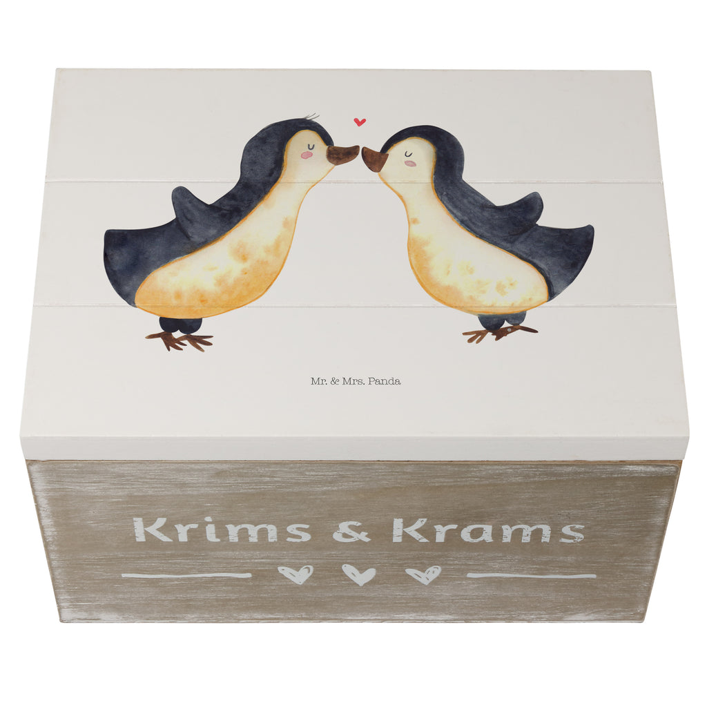 Holzkiste Pinguin Liebe Holzkiste, Kiste, Schatzkiste, Truhe, Schatulle, XXL, Erinnerungsbox, Erinnerungskiste, Dekokiste, Aufbewahrungsbox, Liebe, Partner, Freund, Freundin, Ehemann, Ehefrau, Heiraten, Verlobung, Heiratsantrag, Liebesgeschenk, Jahrestag, Hocheitstag, Pinguin, Pinguine, Pinguin Paar, Pinguinpaar, Pinguin Liebe, Paar, Pärchen. Liebespaar, Liebesbeweis, Liebesspruch, Hochzeitstag, Geschenk Freund, Geschenk Freundin, Verlobte, Verlobter, Love, Geschenk Hochzeitstag, Geschenkidee, Hochzeit, Gastgeschenk
