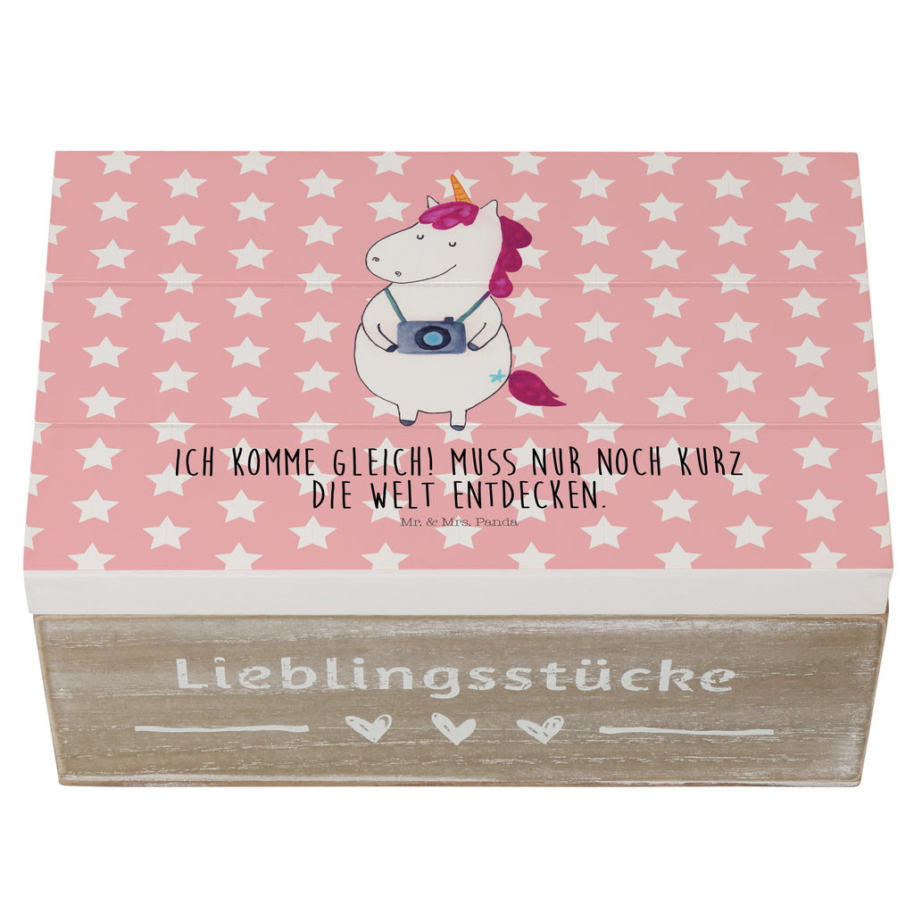 Holzkiste Einhorn Fotograf Holzkiste, Kiste, Schatzkiste, Truhe, Schatulle, XXL, Erinnerungsbox, Erinnerungskiste, Dekokiste, Aufbewahrungsbox, Einhorn, Einhörner, Einhorn Deko, Pegasus, Unicorn, Fotograf, Fotografie, Kamera, Reisen, Weltreise, Weltenbummler, Urlaub, Tourist, Kurztrip, Reise, Städtereise