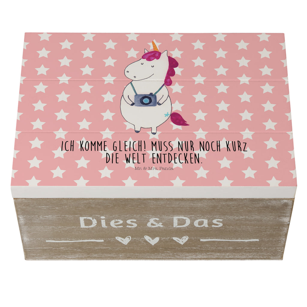 Holzkiste Einhorn Fotograf Holzkiste, Kiste, Schatzkiste, Truhe, Schatulle, XXL, Erinnerungsbox, Erinnerungskiste, Dekokiste, Aufbewahrungsbox, Einhorn, Einhörner, Einhorn Deko, Pegasus, Unicorn, Fotograf, Fotografie, Kamera, Reisen, Weltreise, Weltenbummler, Urlaub, Tourist, Kurztrip, Reise, Städtereise