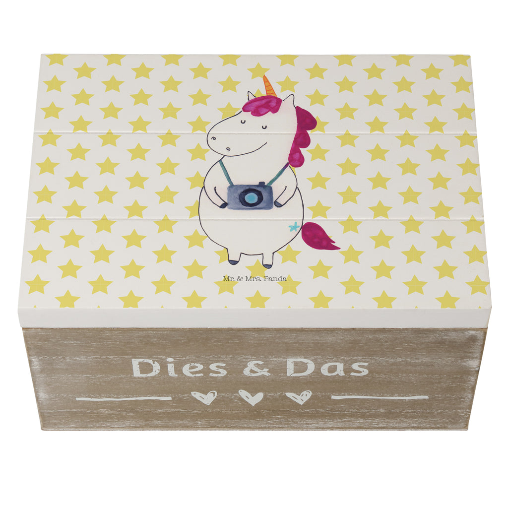 Holzkiste Einhorn Fotograf Holzkiste, Kiste, Schatzkiste, Truhe, Schatulle, XXL, Erinnerungsbox, Erinnerungskiste, Dekokiste, Aufbewahrungsbox, Einhorn, Einhörner, Einhorn Deko, Pegasus, Unicorn, Fotograf, Fotografie, Kamera, Reisen, Weltreise, Weltenbummler, Urlaub, Tourist, Kurztrip, Reise, Städtereise