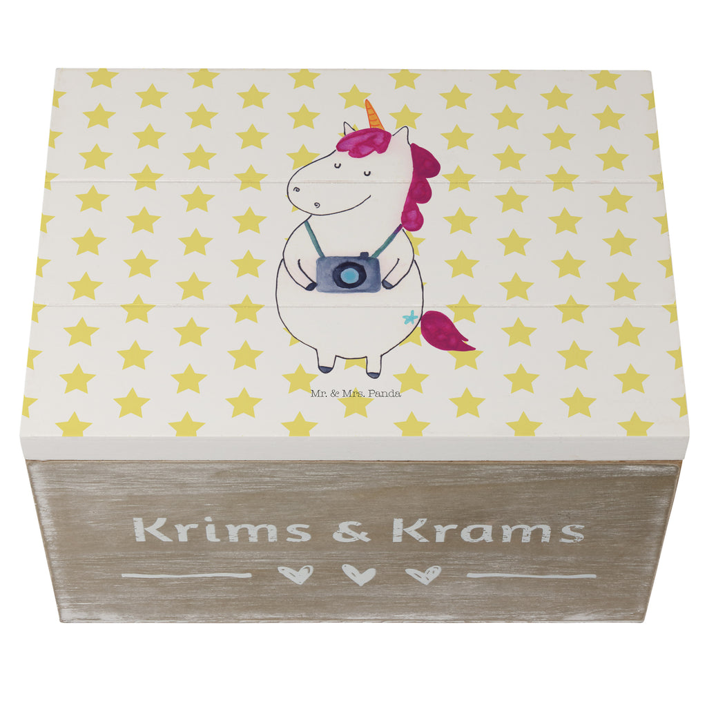 Holzkiste Einhorn Fotograf Holzkiste, Kiste, Schatzkiste, Truhe, Schatulle, XXL, Erinnerungsbox, Erinnerungskiste, Dekokiste, Aufbewahrungsbox, Einhorn, Einhörner, Einhorn Deko, Pegasus, Unicorn, Fotograf, Fotografie, Kamera, Reisen, Weltreise, Weltenbummler, Urlaub, Tourist, Kurztrip, Reise, Städtereise