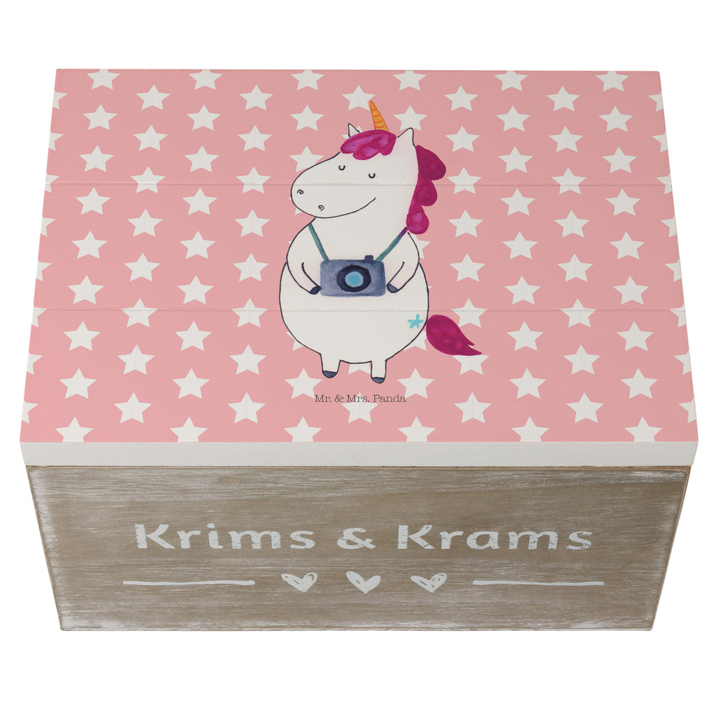 Holzkiste Einhorn Fotograf Holzkiste, Kiste, Schatzkiste, Truhe, Schatulle, XXL, Erinnerungsbox, Erinnerungskiste, Dekokiste, Aufbewahrungsbox, Einhorn, Einhörner, Einhorn Deko, Pegasus, Unicorn, Fotograf, Fotografie, Kamera, Reisen, Weltreise, Weltenbummler, Urlaub, Tourist, Kurztrip, Reise, Städtereise