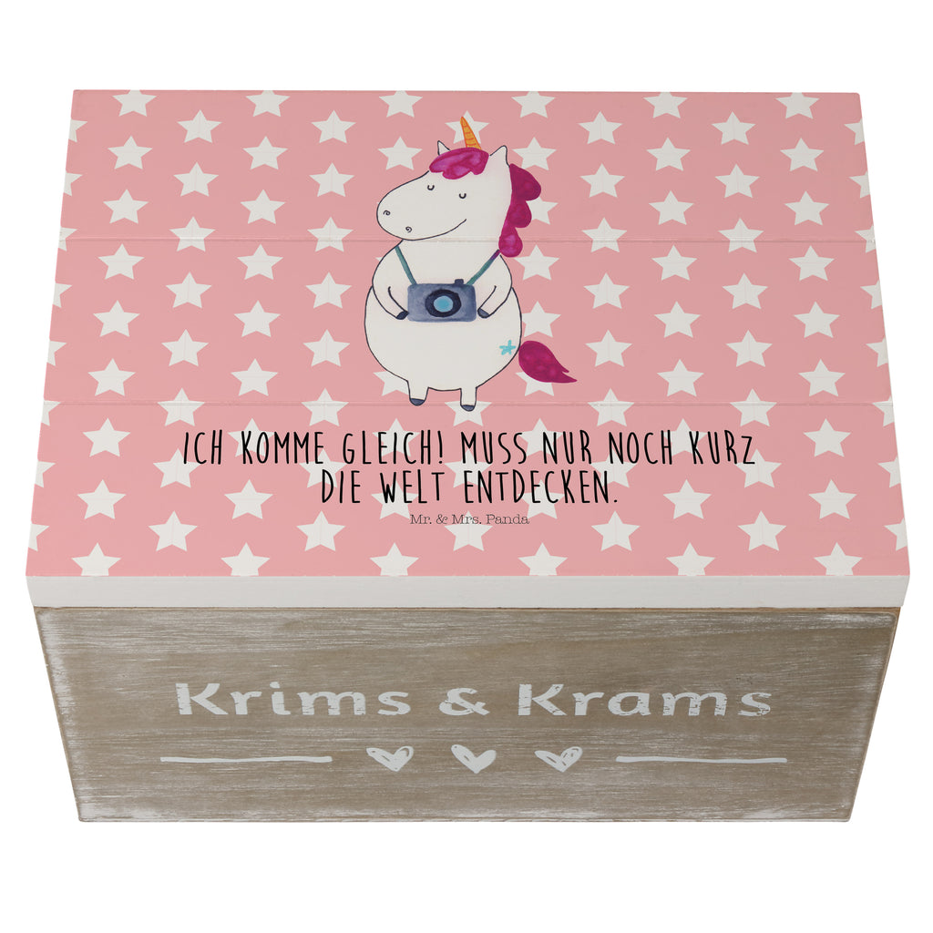 Holzkiste Einhorn Fotograf Holzkiste, Kiste, Schatzkiste, Truhe, Schatulle, XXL, Erinnerungsbox, Erinnerungskiste, Dekokiste, Aufbewahrungsbox, Einhorn, Einhörner, Einhorn Deko, Pegasus, Unicorn, Fotograf, Fotografie, Kamera, Reisen, Weltreise, Weltenbummler, Urlaub, Tourist, Kurztrip, Reise, Städtereise