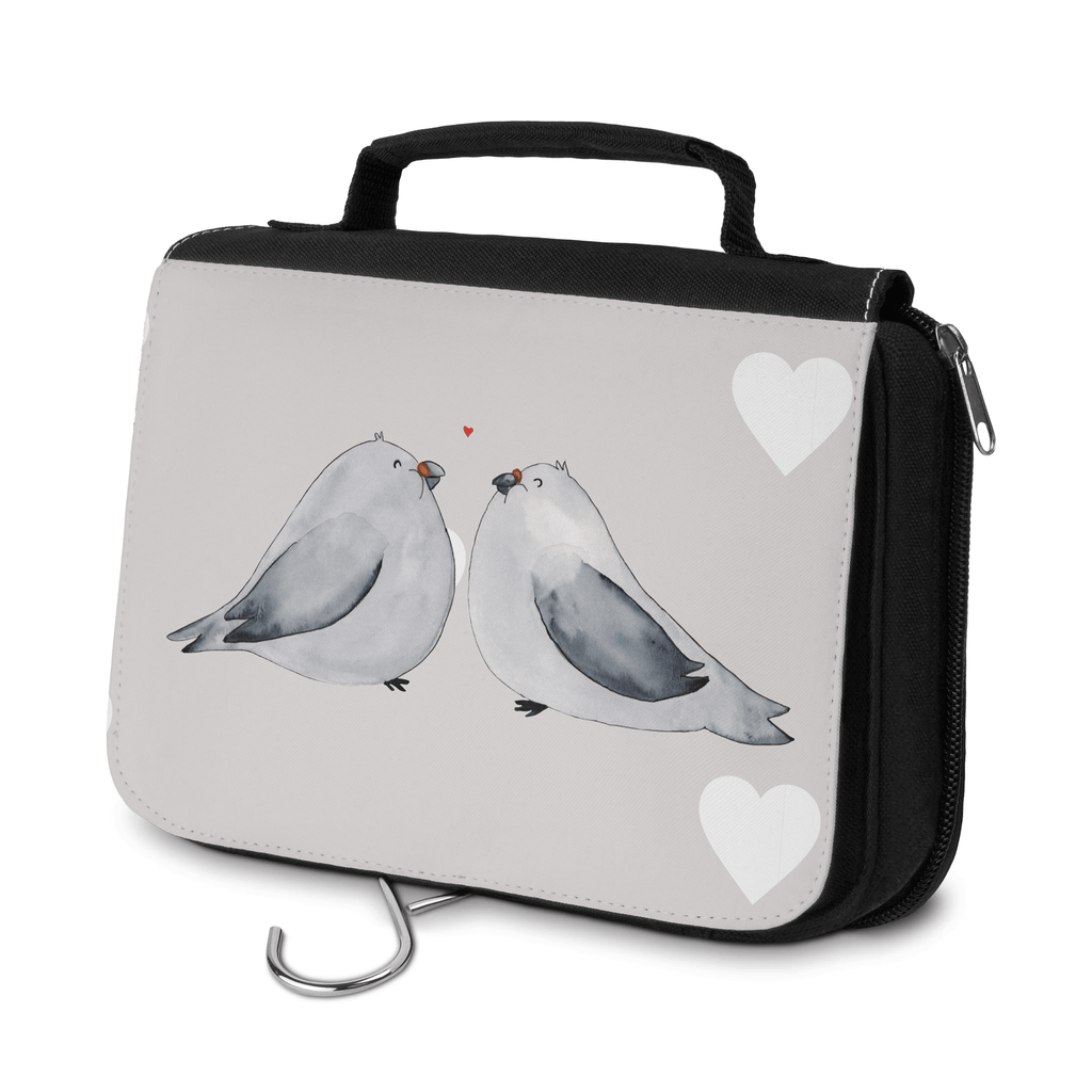 Kulturbeutel Turteltauben Liebe Kulturbeutel, Zum Aufhängen, Waschtasche, Kosmetiktasche, Damen, Herren, Aufbewahrungstasche, Schminktasche, Kosmetikbeutel, Organizer, Kulturtasche, Schminkutensil, Liebe, Partner, Freund, Freundin, Ehemann, Ehefrau, Heiraten, Verlobung, Heiratsantrag, Liebesgeschenk, Jahrestag, Hocheitstag, Turteltauben, Turteltäubchen, Tauben, Verliebt, Verlobt, Verheiratet, Geschenk Freundin, Geschenk Freund, Liebesbeweis, Hochzeitstag, Geschenk Hochzeit