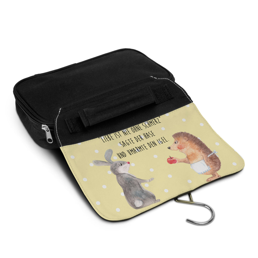 Kulturbeutel Liebe ist nie ohne Schmerz Kulturbeutel, Zum Aufhängen, Waschtasche, Kosmetiktasche, Damen, Herren, Aufbewahrungstasche, Schminktasche, Kosmetikbeutel, Organizer, Kulturtasche, Schminkutensil, Tiermotive, Gute Laune, lustige Sprüche, Tiere, Igel und Hase, Igel, Hase, Liebe Spruch, Liebeskummer Geschenk, Herzschmerz, Trösten, Trennungsschmerz, Spruch romantisch