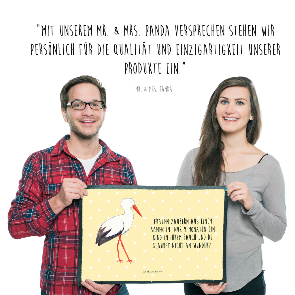 Fußmatte Storch Storch, Störche, Schwangerschaft, Geburt, Mutter, Mütter, Mutter werden, Schwanger, Babybauch, Baby	 Türvorleger, Schmutzmatte, Fußabtreter, Matte, Schmutzfänger, Fußabstreifer, Schmutzfangmatte, Türmatte, Motivfußmatte,  Haustürmatte, Vorleger  süße Tiermotive, gute Laune, lustige Sprüche, Tiere
