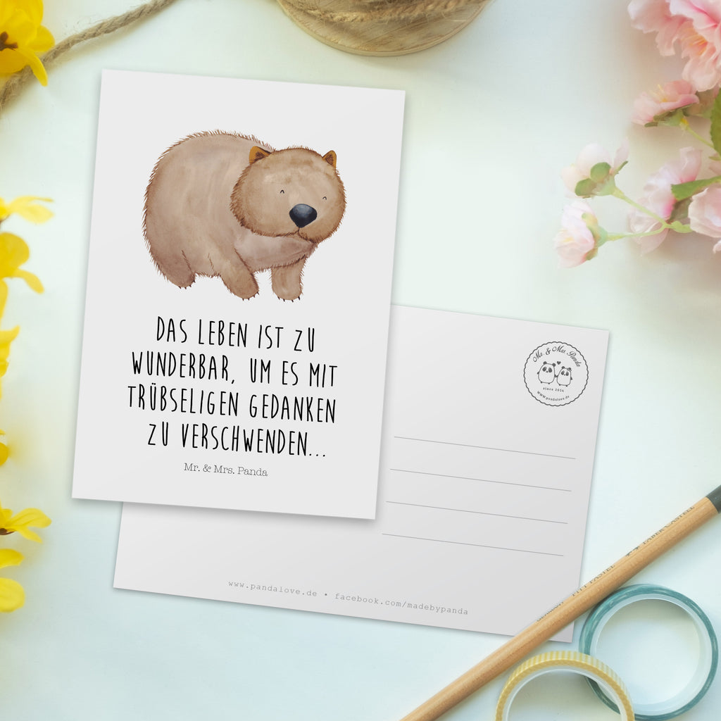 Postkarte Wombat Geschenkkarte, Grußkarte, Karte, Einladung, Ansichtskarte, Geburtstagskarte, Einladungskarte, Dankeskarte, Tiermotive, Gute Laune, lustige Sprüche, Tiere, Wombat, Das Leben ist schön, Motivation, Spruch, Australien