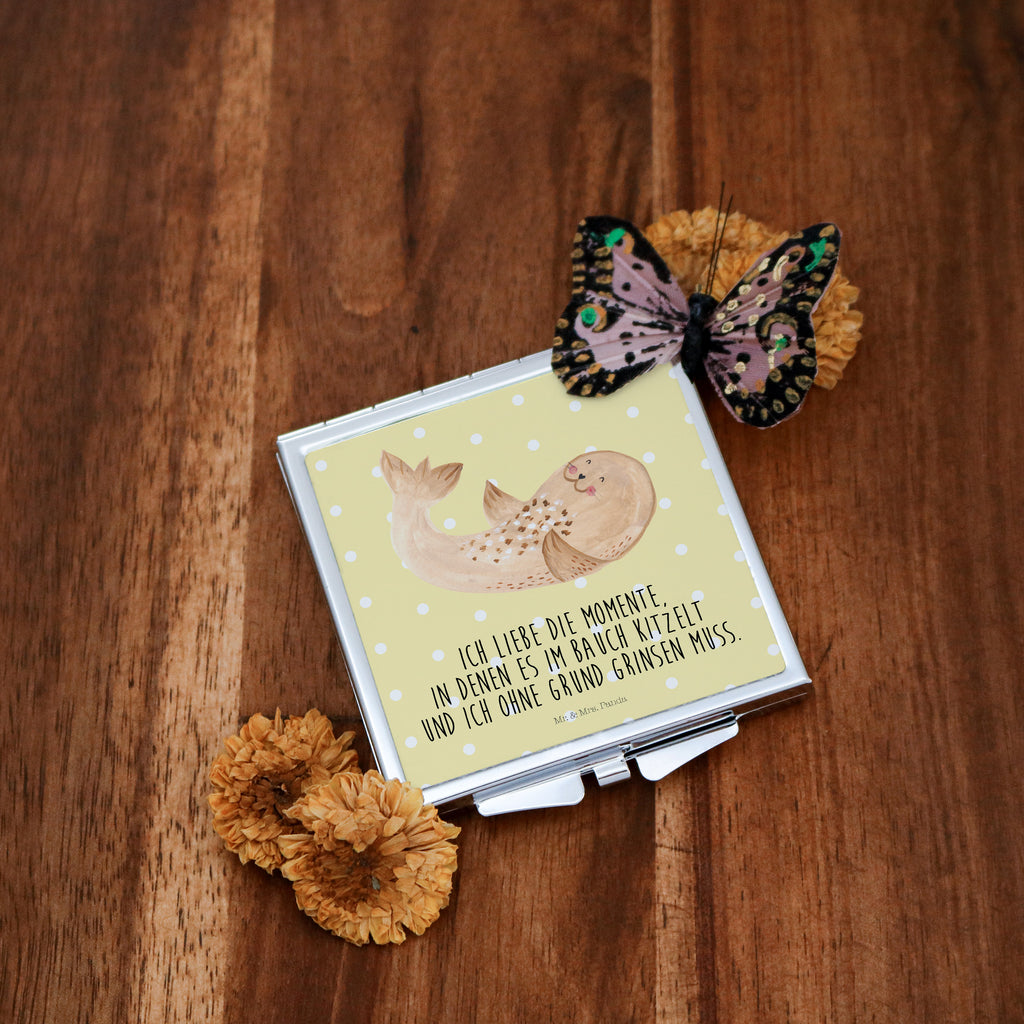 Handtaschenspiegel quadratisch Robbe liegend Spiegel, Handtasche, Quadrat, silber, schminken, Schminkspiegel, Tiermotive, Gute Laune, lustige Sprüche, Tiere, Robbe, Robben, Seehund, Strand, Meerestier, Ostsee, Nordsee, Lachen, Freude