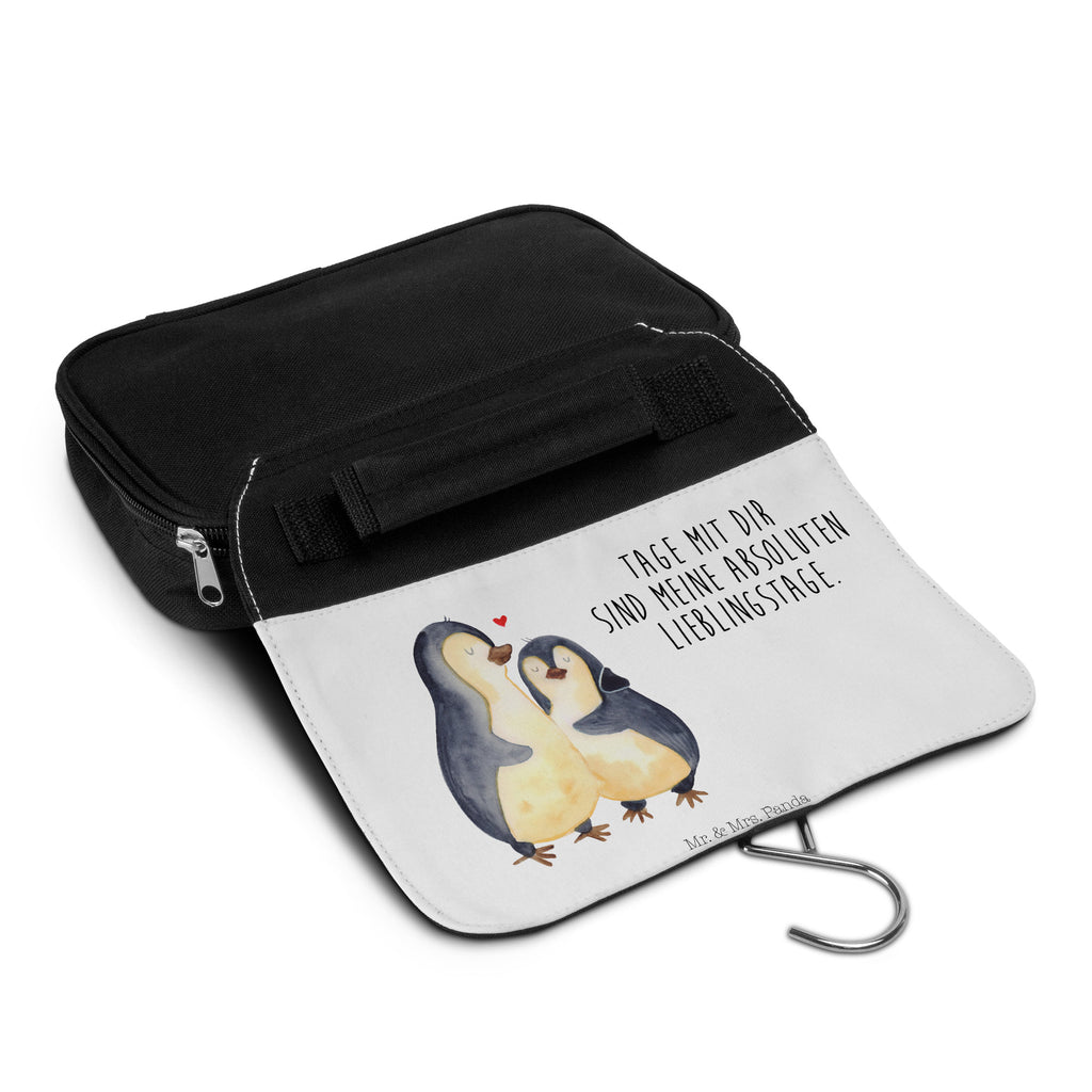 Kulturbeutel Pinguin umarmend Kulturbeutel, Zum Aufhängen, Waschtasche, Kosmetiktasche, Damen, Herren, Aufbewahrungstasche, Schminktasche, Kosmetikbeutel, Organizer, Kulturtasche, Schminkutensil, Pinguin, Liebe, Liebespaar, Liebesbeweis, Liebesgeschenk, Verlobung, Jahrestag, Hochzeitstag, Hochzeit, Hochzeitsgeschenk