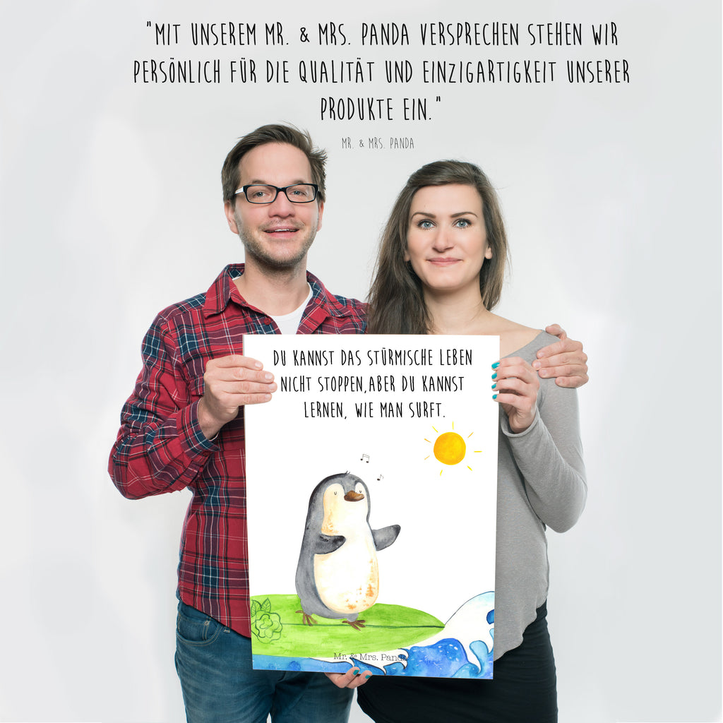 Poster Pinguin Surfer Poster, Wandposter, Bild, Wanddeko, Küchenposter, Kinderposter, Wanddeko Bild, Raumdekoration, Wanddekoration, Handgemaltes Poster, Mr. & Mrs. Panda Poster, Designposter, Kunstdruck, Posterdruck, Pinguin, Pinguine, surfen, Surfer, Hawaii, Urlaub, Wellen, Wellen reiten, Portugal