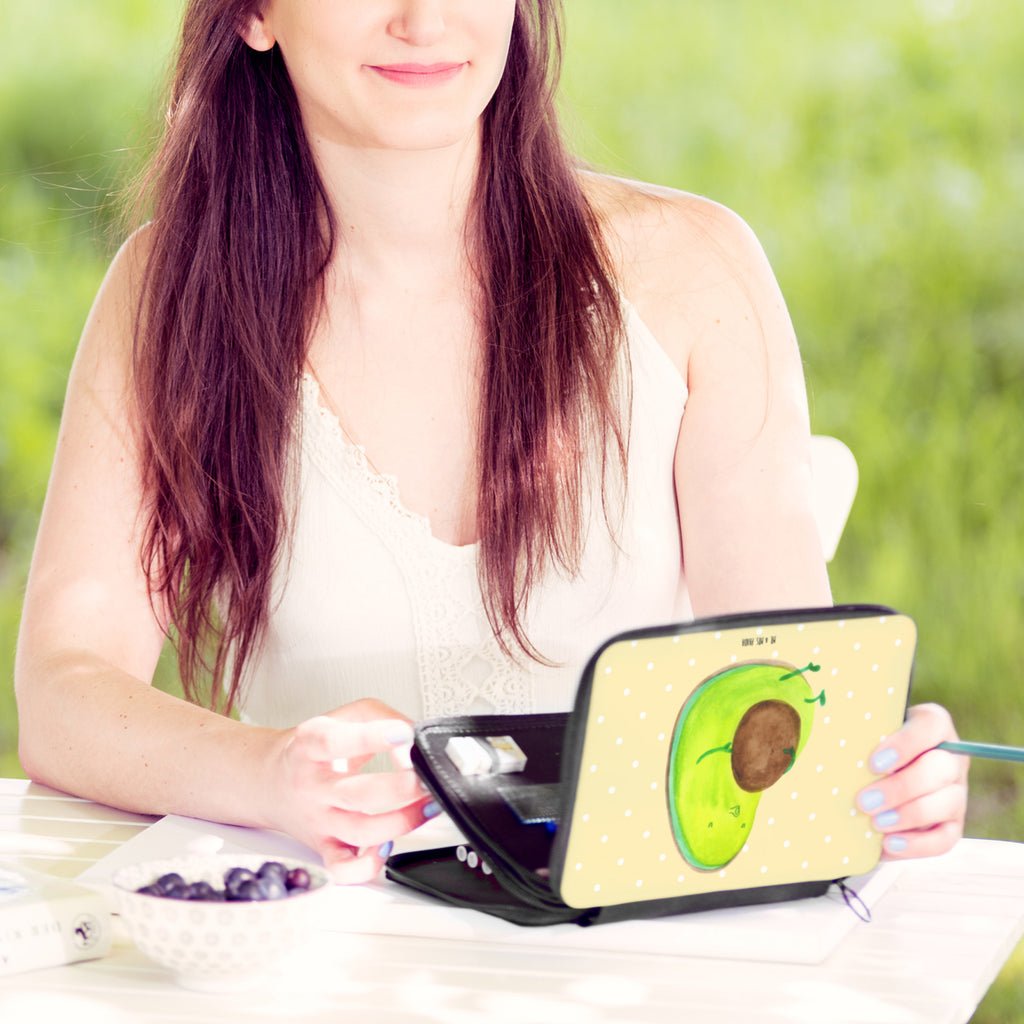 Federmappe Avocado pfeift Federmappe, Stiftetasche, Stifte Etui, Schule, Einschulung, Geschenk, Kind, Schüler, Schülerin, Stifterolle, Federmäppchen, Motiv, Grundschule, Federmäppchen bedruckt, Büro Stifte Etui, Bestückte Federmappe, Kinder Federmappe, Federmappe Einschulung, Avocado, Veggie, Vegan, Gesund, Diät, Abnehmen, Ernährung, dick sein, Pummelfee