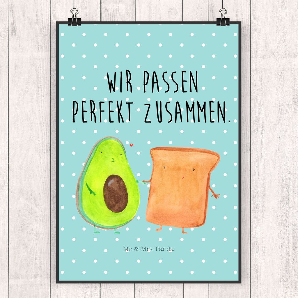 Poster Avocado + Toast Poster, Wandposter, Bild, Wanddeko, Küchenposter, Kinderposter, Wanddeko Bild, Raumdekoration, Wanddekoration, Handgemaltes Poster, Mr. & Mrs. Panda Poster, Designposter, Kunstdruck, Posterdruck, Avocado, Veggie, Vegan, Gesund, Toast, Toastbrot, Liebespaar, Pärchen, Freund, Freundin, Verlobt, Verlobungsparty, Hochzeit, Hochzeitsgeschenk, Jahrestag, Jahrestagsgeschenk