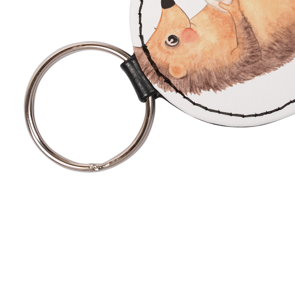 Rund Schlüsselanhänger Igel mit Kuchenstück Schlüsselanhänger, Anhänger, Taschenanhänger, Glücksbringer, Schutzengel, Tiermotive, Gute Laune, lustige Sprüche, Tiere, Igel, Essen Spruch, Kuchen, Backen Geschenk, Kuchen backen, Einladung Party, Geburtstagskuchen, Torte