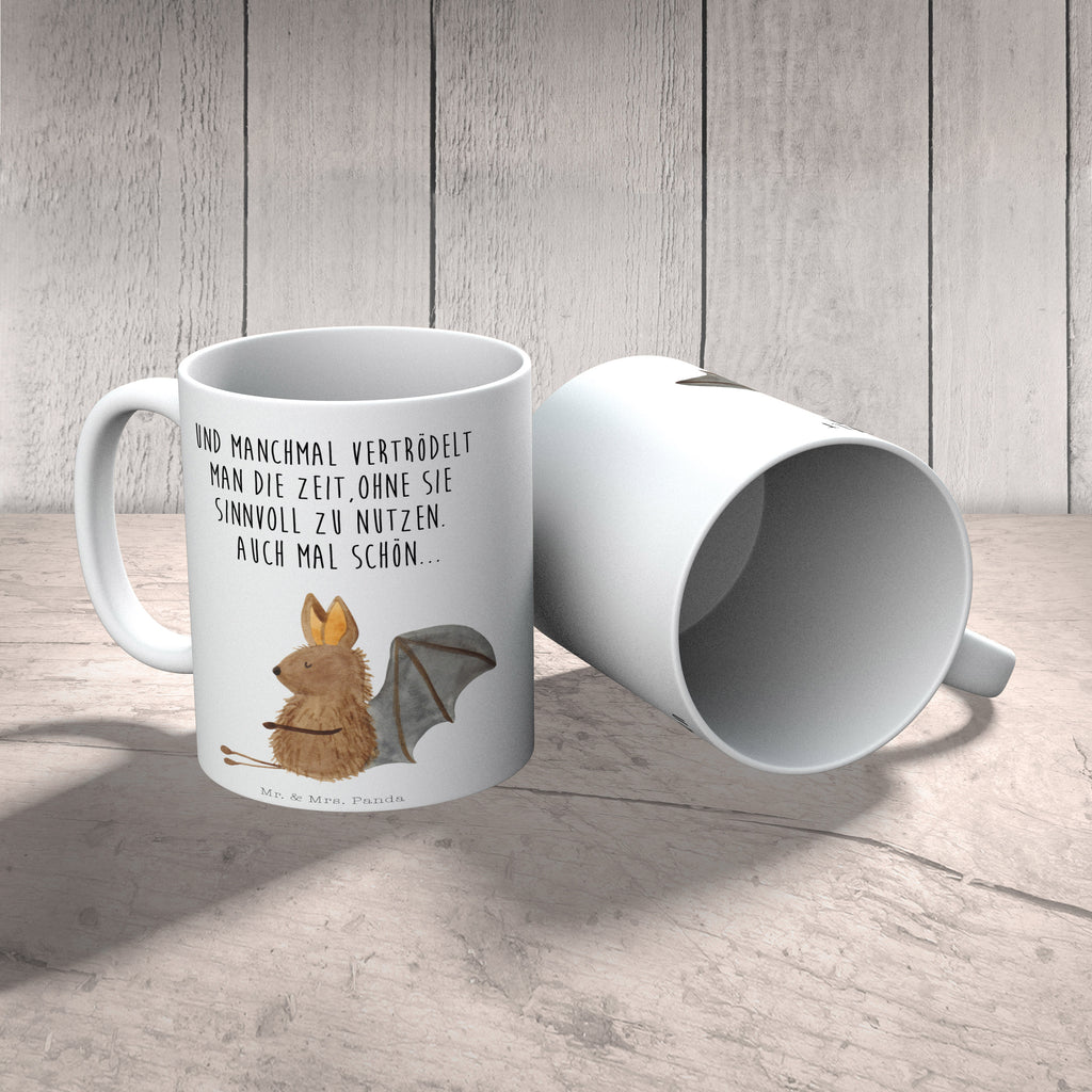 Tasse Fledermaus sitzend Fledermaus, Fledermäuse, Motivation, entspannen Becher, Kaffeetasse, Kaffeebecher, Tee, Frühstück, Büro  süße Tiermotive, gute Laune, lustige Sprüche, Tiere