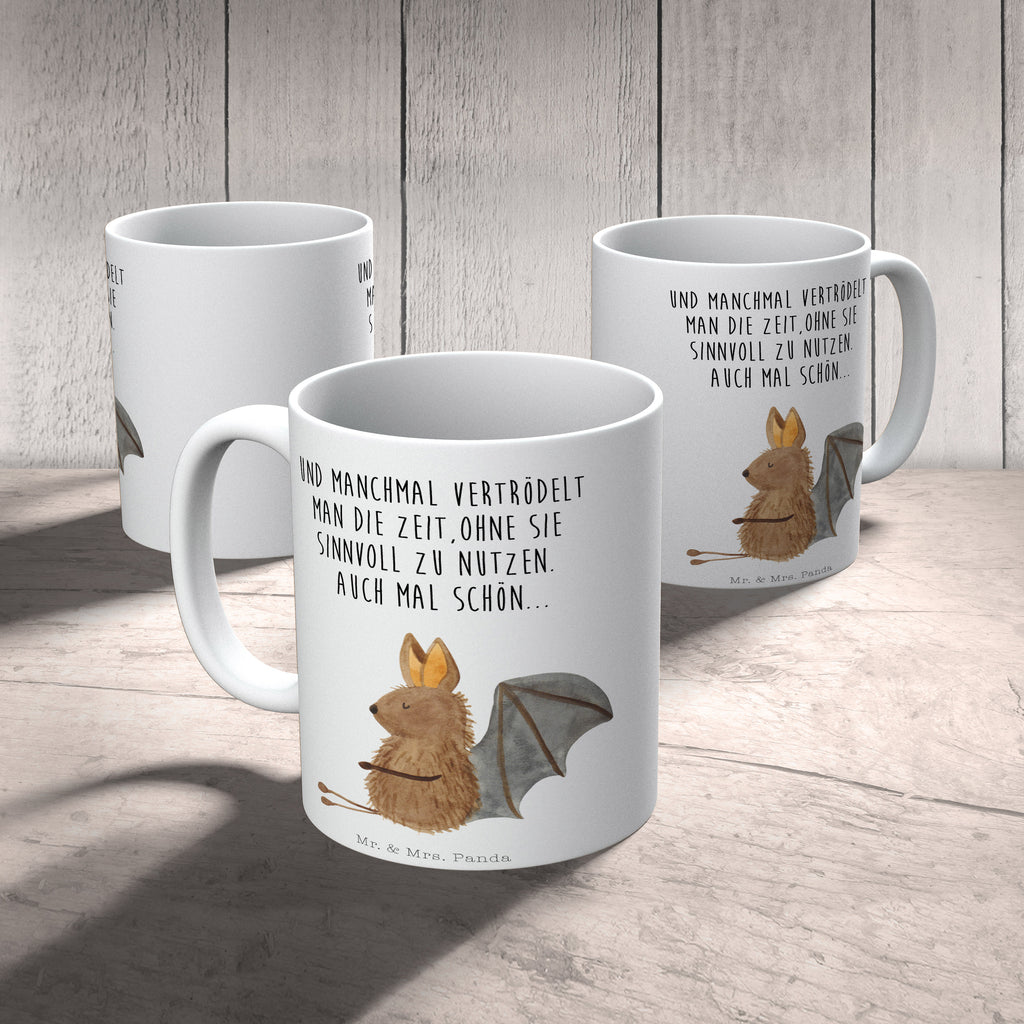 Tasse Fledermaus sitzend Fledermaus, Fledermäuse, Motivation, entspannen Becher, Kaffeetasse, Kaffeebecher, Tee, Frühstück, Büro  süße Tiermotive, gute Laune, lustige Sprüche, Tiere