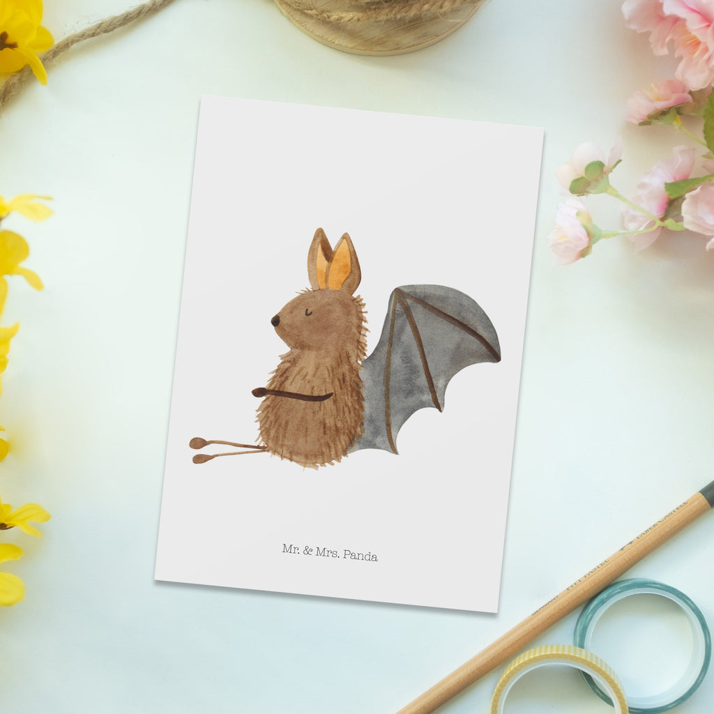 Postkarte Fledermaus sitzend Geschenkkarte, Grußkarte, Karte, Einladung, Ansichtskarte, Geburtstagskarte, Einladungskarte, Dankeskarte, Tiermotive, Gute Laune, lustige Sprüche, Tiere, Fledermaus, Fledermäuse, Motivation, entspannen