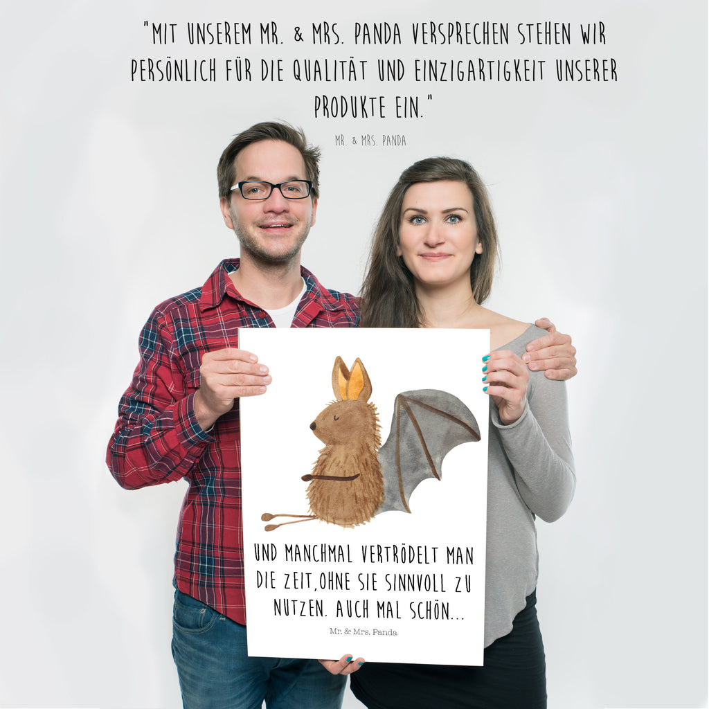 Poster Fledermaus sitzend Poster, Wandposter, Bild, Wanddeko, Küchenposter, Kinderposter, Wanddeko Bild, Raumdekoration, Wanddekoration, Handgemaltes Poster, Mr. & Mrs. Panda Poster, Designposter, Kunstdruck, Posterdruck, Tiermotive, Gute Laune, lustige Sprüche, Tiere, Fledermaus, Fledermäuse, Motivation, entspannen