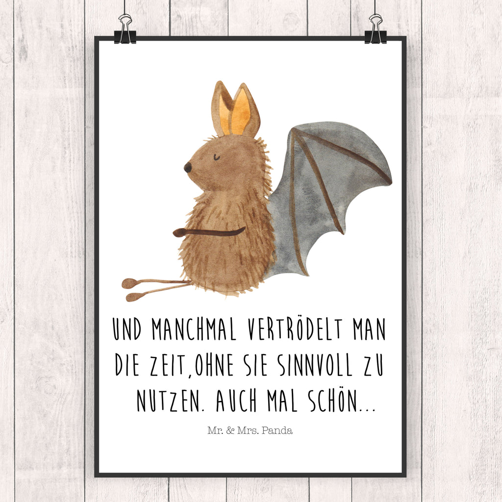 Poster Fledermaus sitzend Poster, Wandposter, Bild, Wanddeko, Küchenposter, Kinderposter, Wanddeko Bild, Raumdekoration, Wanddekoration, Handgemaltes Poster, Mr. & Mrs. Panda Poster, Designposter, Kunstdruck, Posterdruck, Tiermotive, Gute Laune, lustige Sprüche, Tiere, Fledermaus, Fledermäuse, Motivation, entspannen