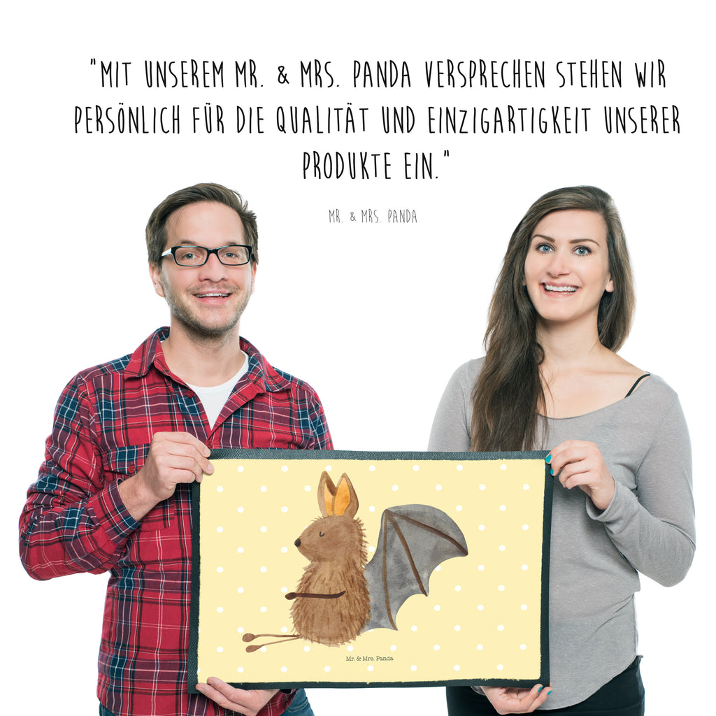 Fußmatte Fledermaus sitzend Fledermaus, Fledermäuse, Motivation, entspannen Türvorleger, Schmutzmatte, Fußabtreter, Matte, Schmutzfänger, Fußabstreifer, Schmutzfangmatte, Türmatte, Motivfußmatte,  Haustürmatte, Vorleger  süße Tiermotive, gute Laune, lustige Sprüche, Tiere