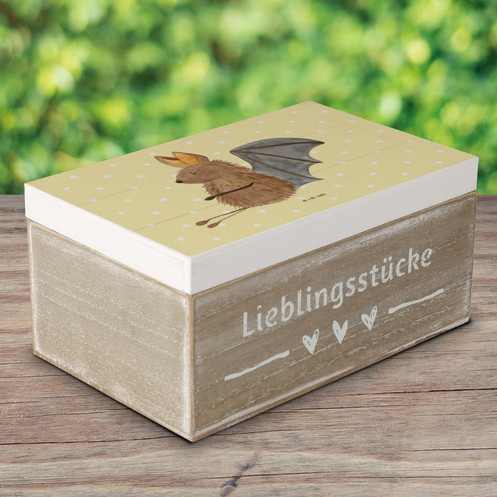 Holzkiste Fledermaus sitzend Holzkiste, Kiste, Schatzkiste, Truhe, Schatulle, XXL, Erinnerungsbox, Erinnerungskiste, Dekokiste, Aufbewahrungsbox, Tiermotive, Gute Laune, lustige Sprüche, Tiere, Fledermaus, Fledermäuse, Motivation, entspannen