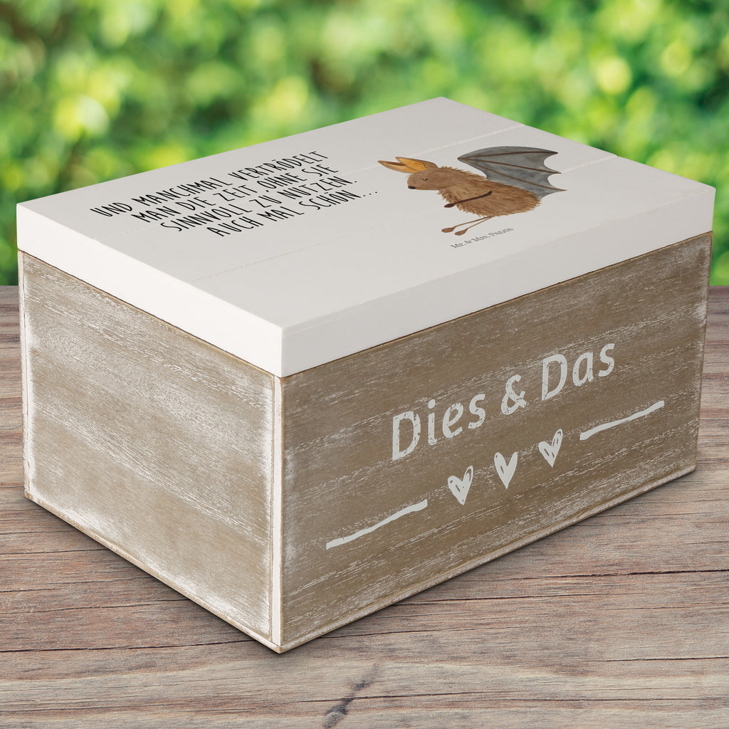 Holzkiste Fledermaus sitzend Holzkiste, Kiste, Schatzkiste, Truhe, Schatulle, XXL, Erinnerungsbox, Erinnerungskiste, Dekokiste, Aufbewahrungsbox, Tiermotive, Gute Laune, lustige Sprüche, Tiere, Fledermaus, Fledermäuse, Motivation, entspannen