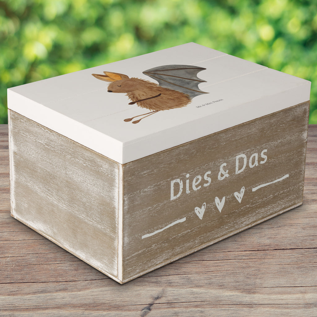 Holzkiste Fledermaus sitzend Holzkiste, Kiste, Schatzkiste, Truhe, Schatulle, XXL, Erinnerungsbox, Erinnerungskiste, Dekokiste, Aufbewahrungsbox, Tiermotive, Gute Laune, lustige Sprüche, Tiere, Fledermaus, Fledermäuse, Motivation, entspannen