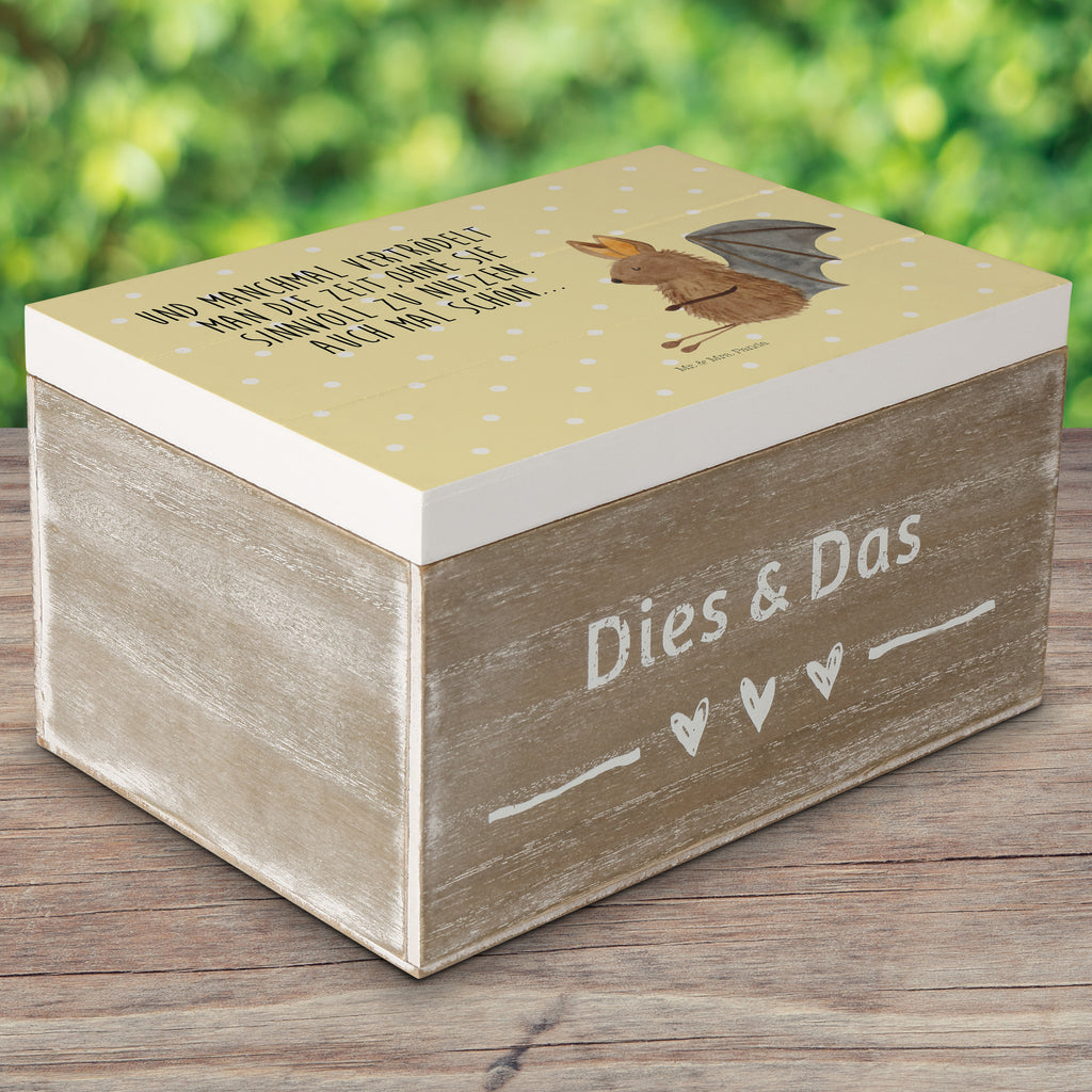 Holzkiste Fledermaus sitzend Holzkiste, Kiste, Schatzkiste, Truhe, Schatulle, XXL, Erinnerungsbox, Erinnerungskiste, Dekokiste, Aufbewahrungsbox, Tiermotive, Gute Laune, lustige Sprüche, Tiere, Fledermaus, Fledermäuse, Motivation, entspannen