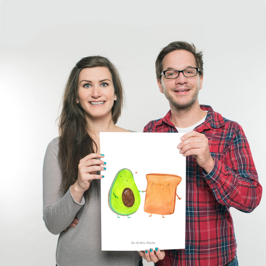 Poster Avocado + Toast Poster, Wandposter, Bild, Wanddeko, Küchenposter, Kinderposter, Wanddeko Bild, Raumdekoration, Wanddekoration, Handgemaltes Poster, Mr. & Mrs. Panda Poster, Designposter, Kunstdruck, Posterdruck, Avocado, Veggie, Vegan, Gesund, Toast, Toastbrot, Liebespaar, Pärchen, Freund, Freundin, Verlobt, Verlobungsparty, Hochzeit, Hochzeitsgeschenk, Jahrestag, Jahrestagsgeschenk