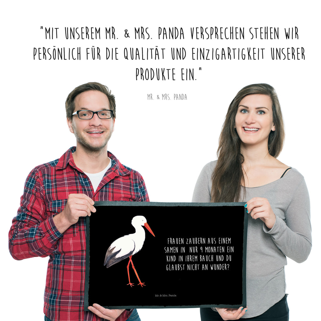 Fußmatte Storch Storch, Störche, Schwangerschaft, Geburt, Mutter, Mütter, Mutter werden, Schwanger, Babybauch, Baby	 Türvorleger, Schmutzmatte, Fußabtreter, Matte, Schmutzfänger, Fußabstreifer, Schmutzfangmatte, Türmatte, Motivfußmatte,  Haustürmatte, Vorleger  süße Tiermotive, gute Laune, lustige Sprüche, Tiere