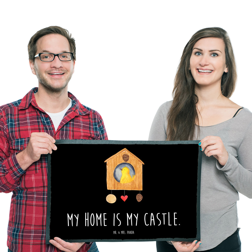 Fußmatte Vogelhaus Türvorleger, Schmutzmatte, Fußabtreter, Matte, Schmutzfänger, Fußabstreifer, Schmutzfangmatte, Türmatte, Motivfußmatte, Haustürmatte, Vorleger, Tiermotive, Gute Laune, lustige Sprüche, Tiere, Vogel, Vögel, Vogelhaus, Vogelhäuschen, Home sweet home, Zuhause, Nest, Eigenheim, Familie, Wohnung, Haus, unser Haus, Lieblingsort, Castle